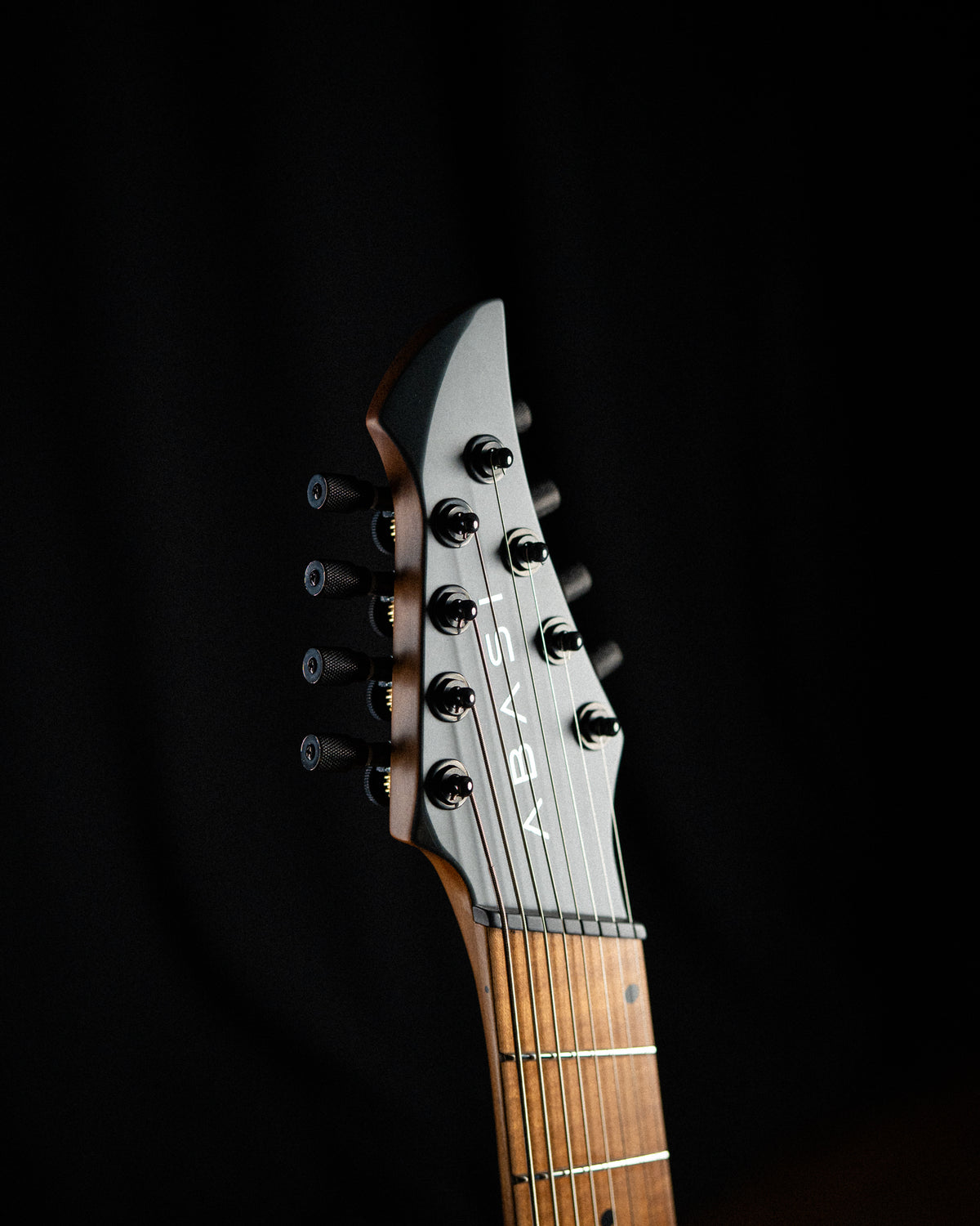 LARADA 8 // Master Series // Basalt