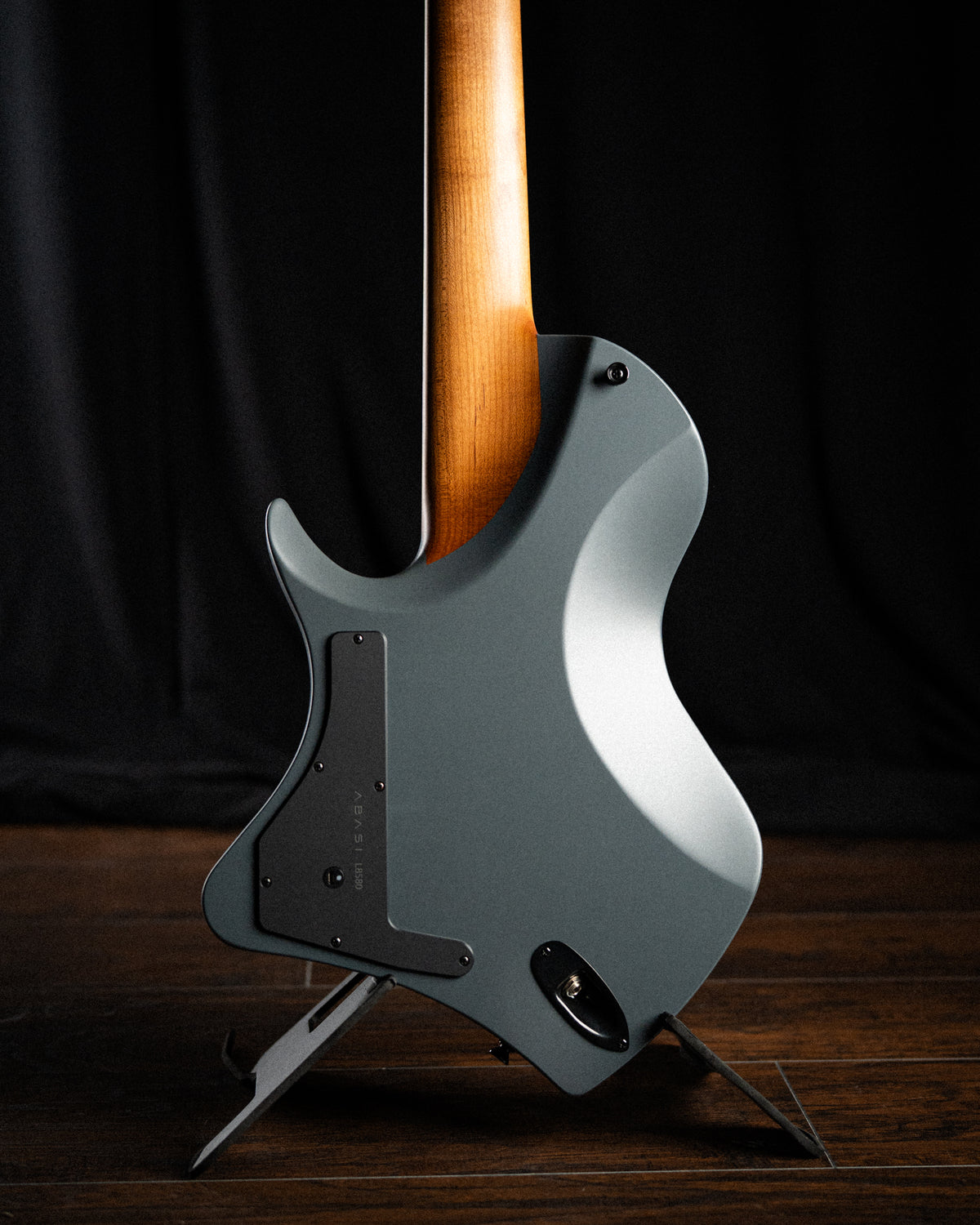 LARADA 8 // Master Series // Basalt