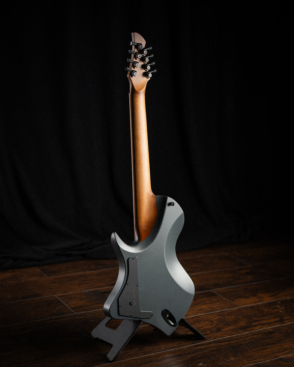 LARADA 8 // Master Series // Basalt