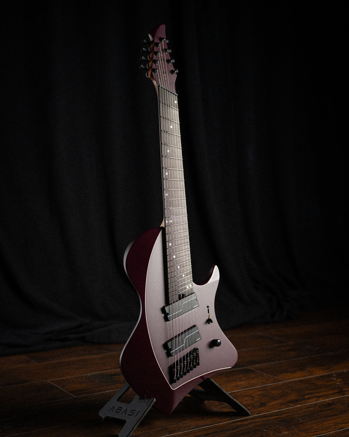 LARADA 8 // Master Series // Aubergine