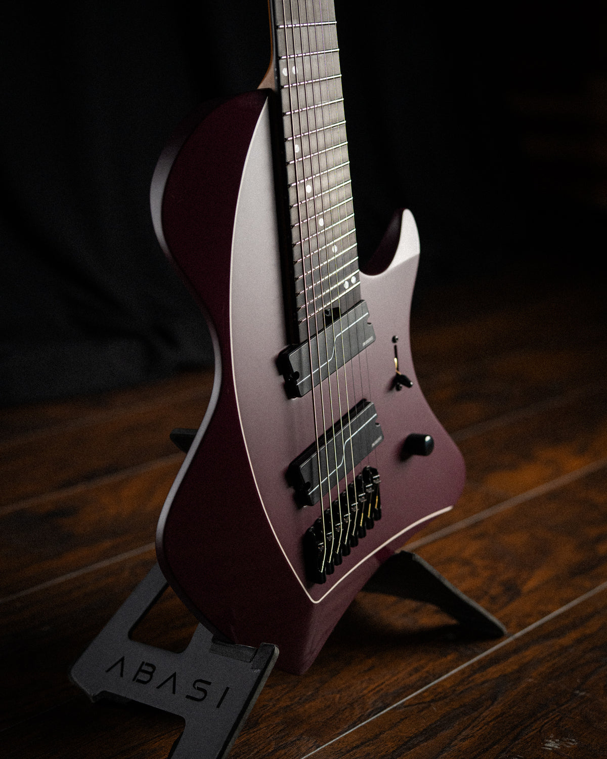 LARADA 8 // Master Series // Aubergine