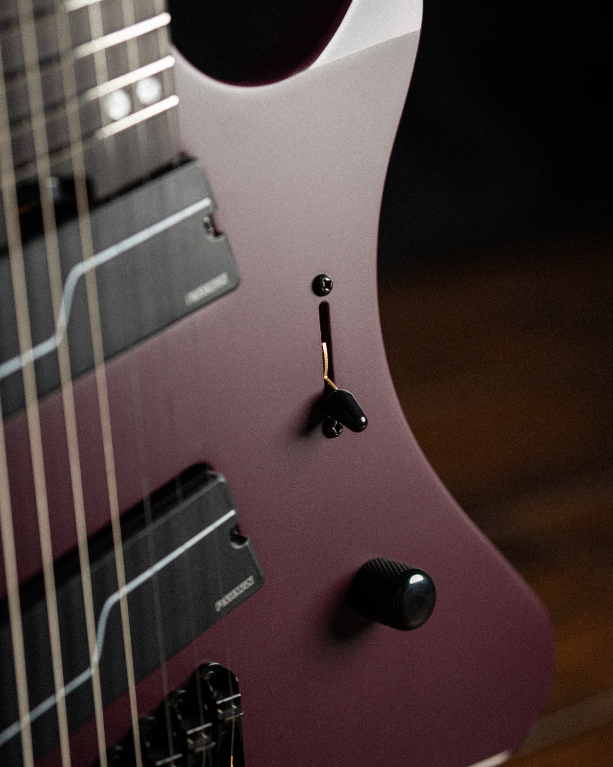 LARADA 8 // Master Series // Aubergine