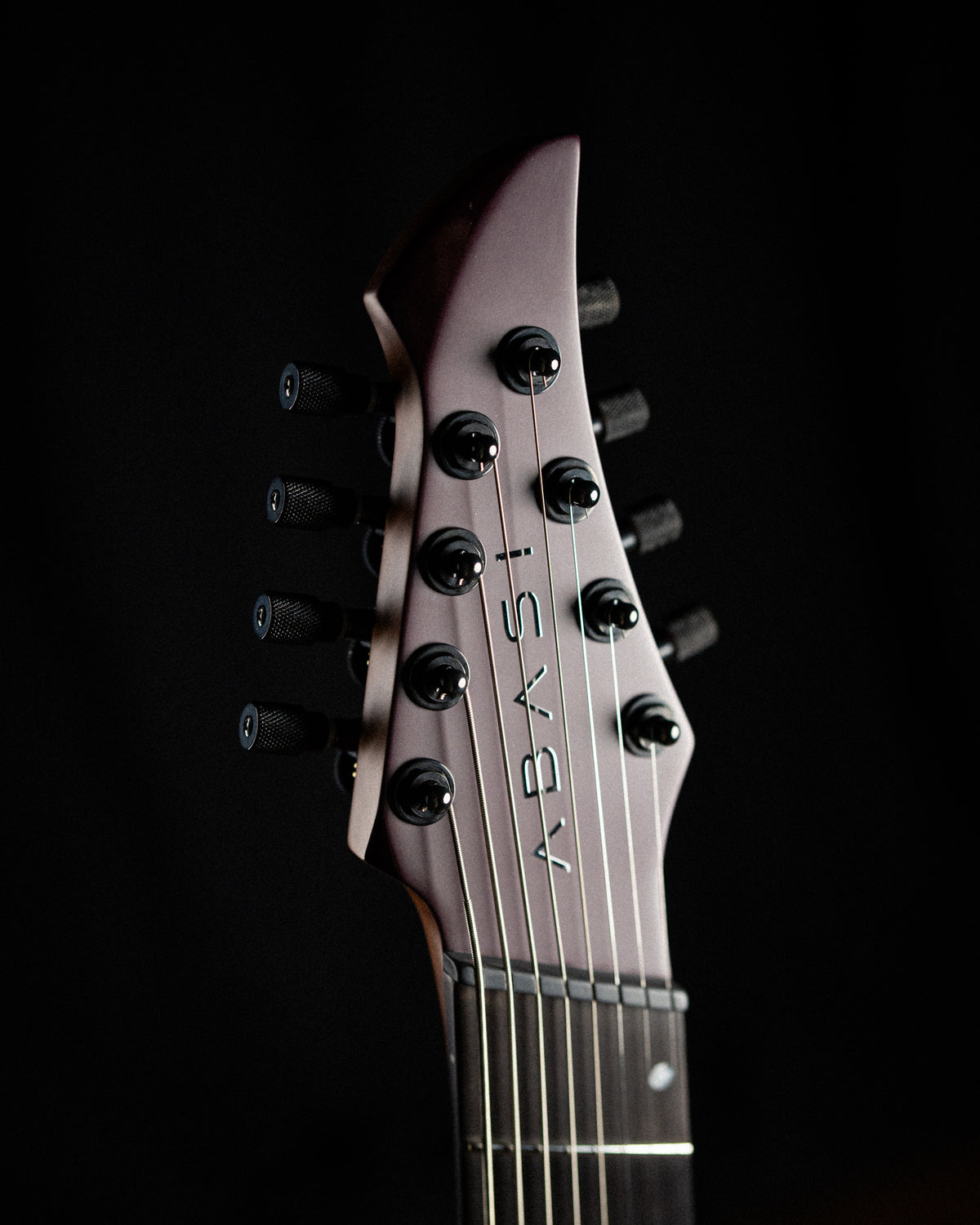 LARADA 8 // Master Series // Aubergine