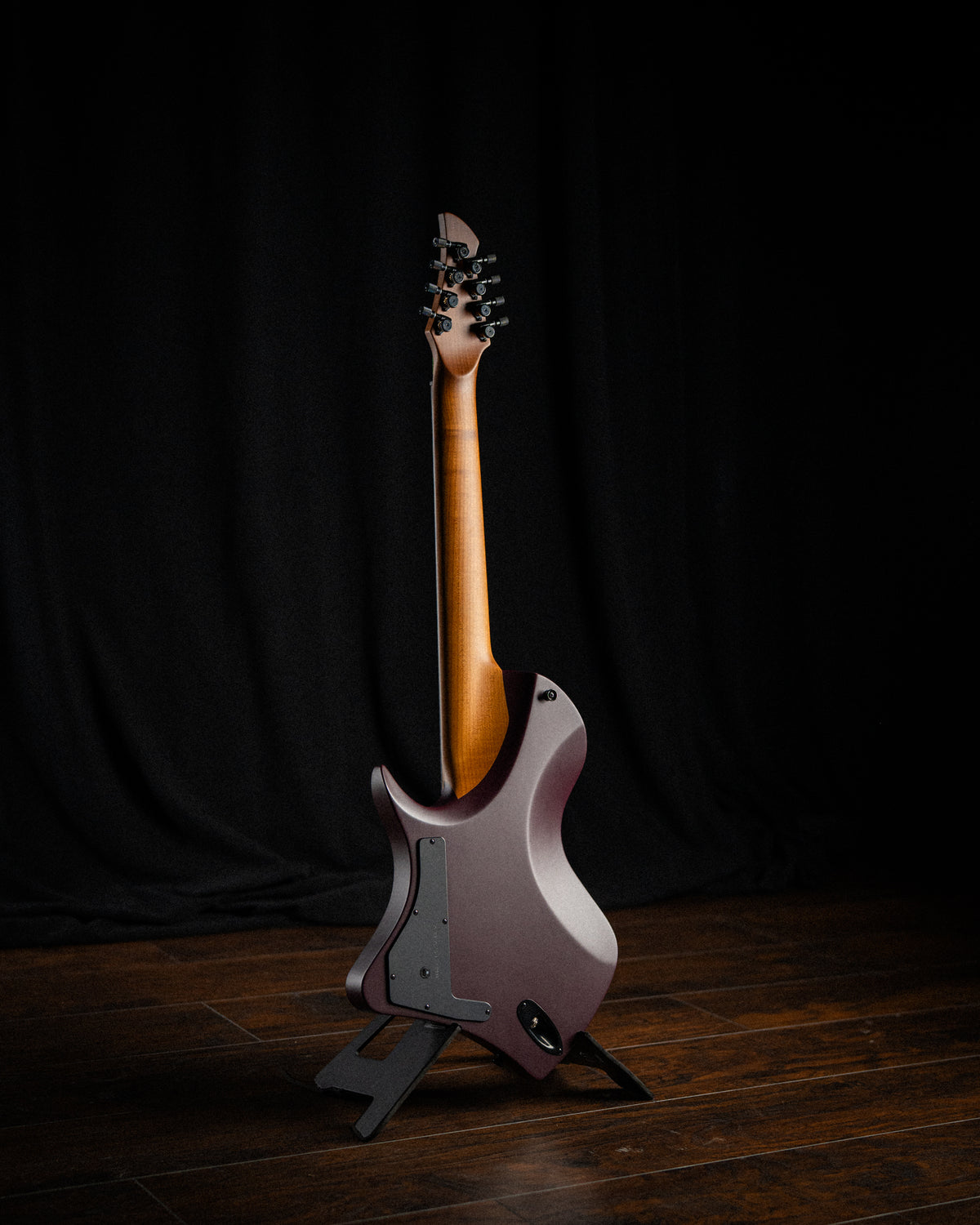 LARADA 8 // Master Series // Aubergine