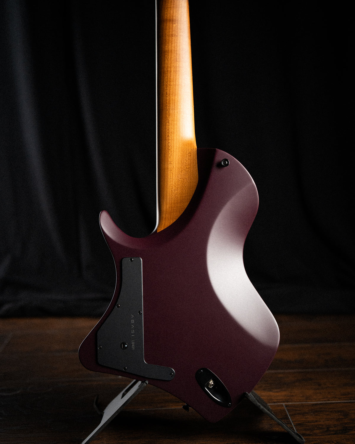 LARADA 8 // Master Series // Aubergine