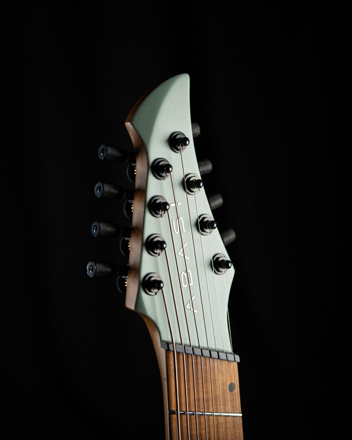 LARADA 8 // Master Series // Sage