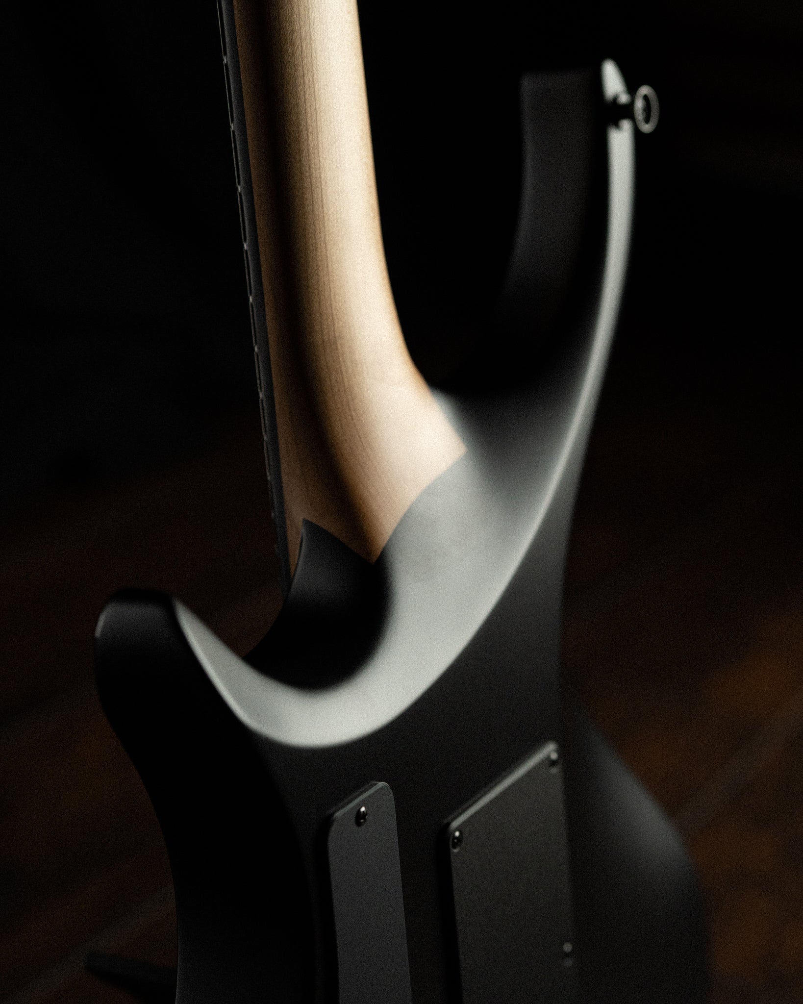 ĒMI 6 // MASTER SERIES // Black