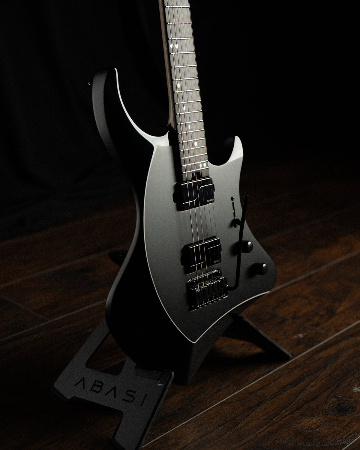 ĒMI 6 // MASTER SERIES // Black