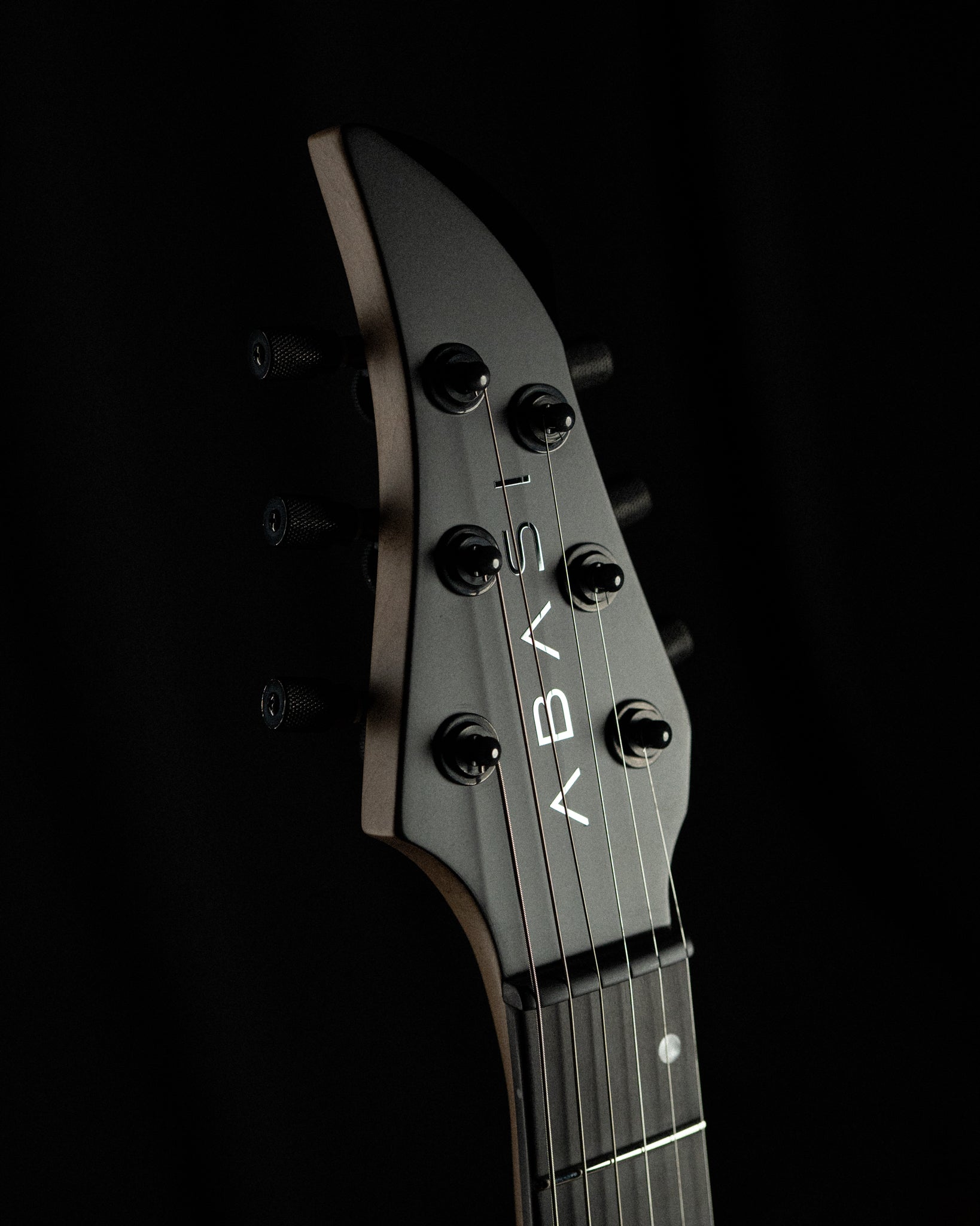 ĒMI 6 // MASTER SERIES // Black