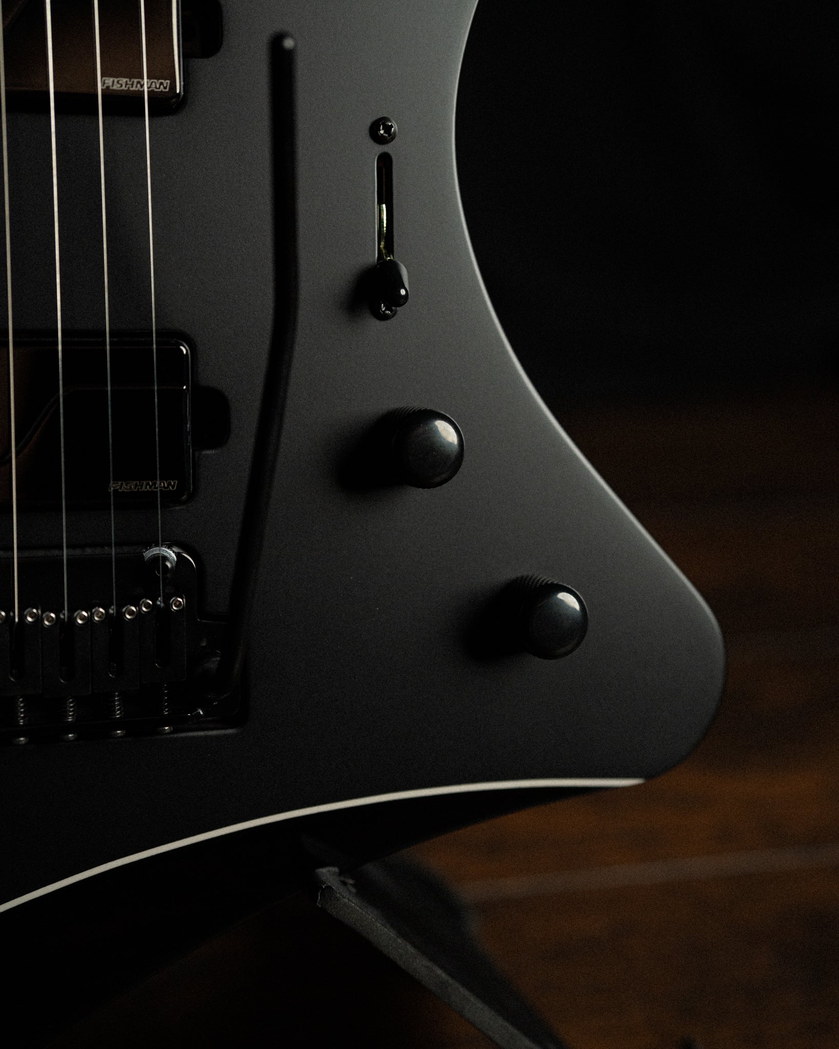 ĒMI 6 // MASTER SERIES // Black