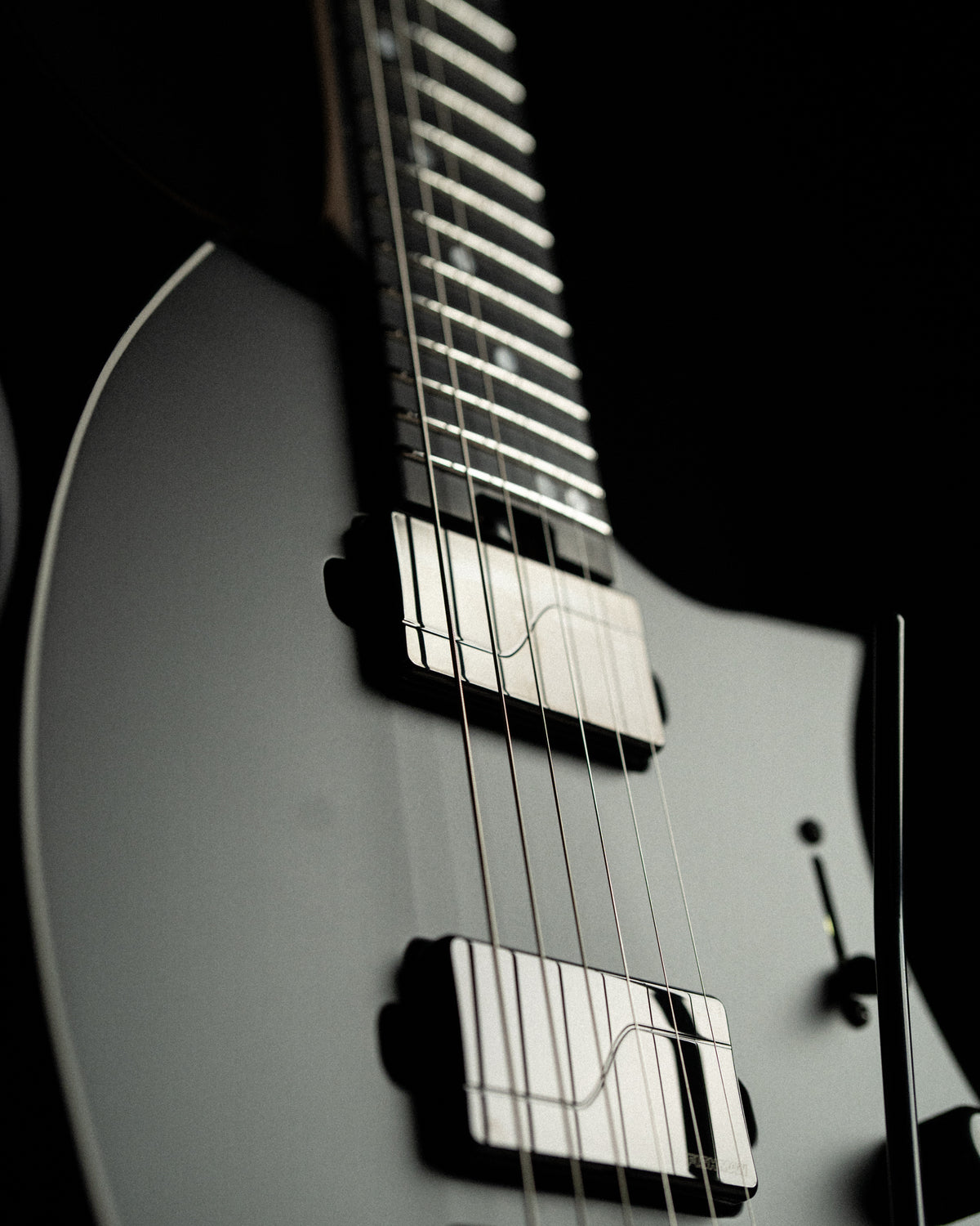 ĒMI 6 // MASTER SERIES // Black