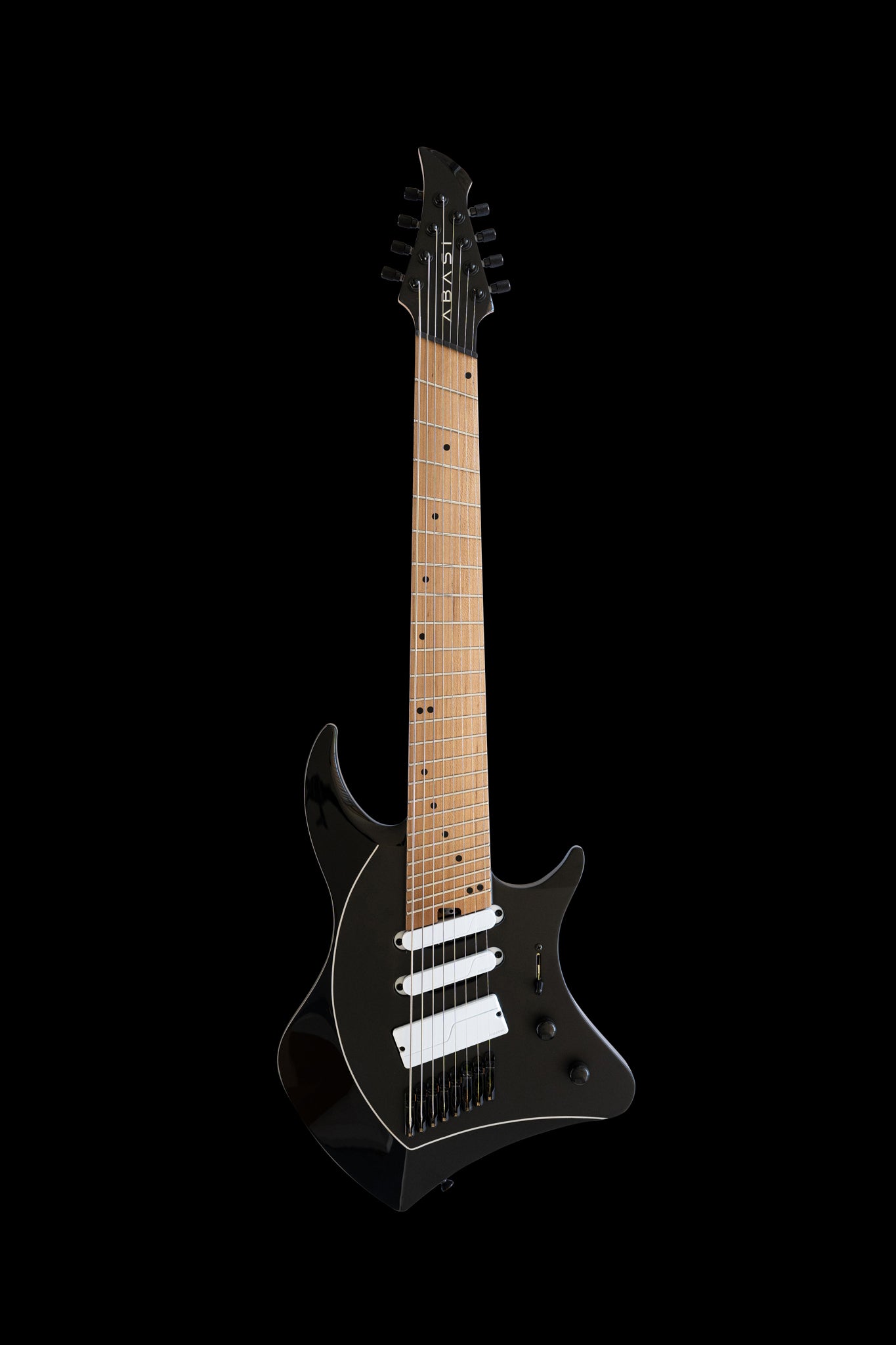 ĒMI 8 // MASTER SERIES // Tuxedo Black