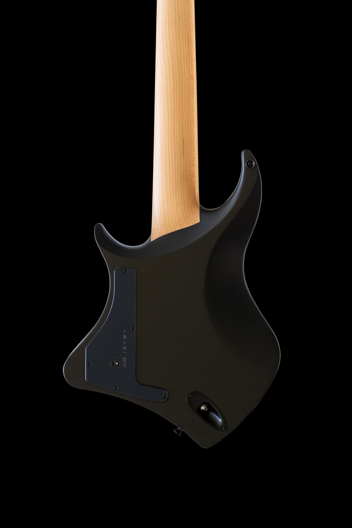 ĒMI 8 // MASTER SERIES // Tuxedo Black