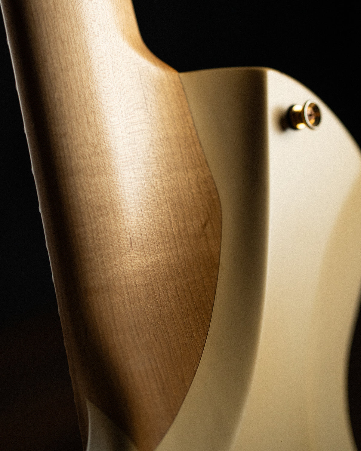 LARADA 8 // Master Series // Latte Relic