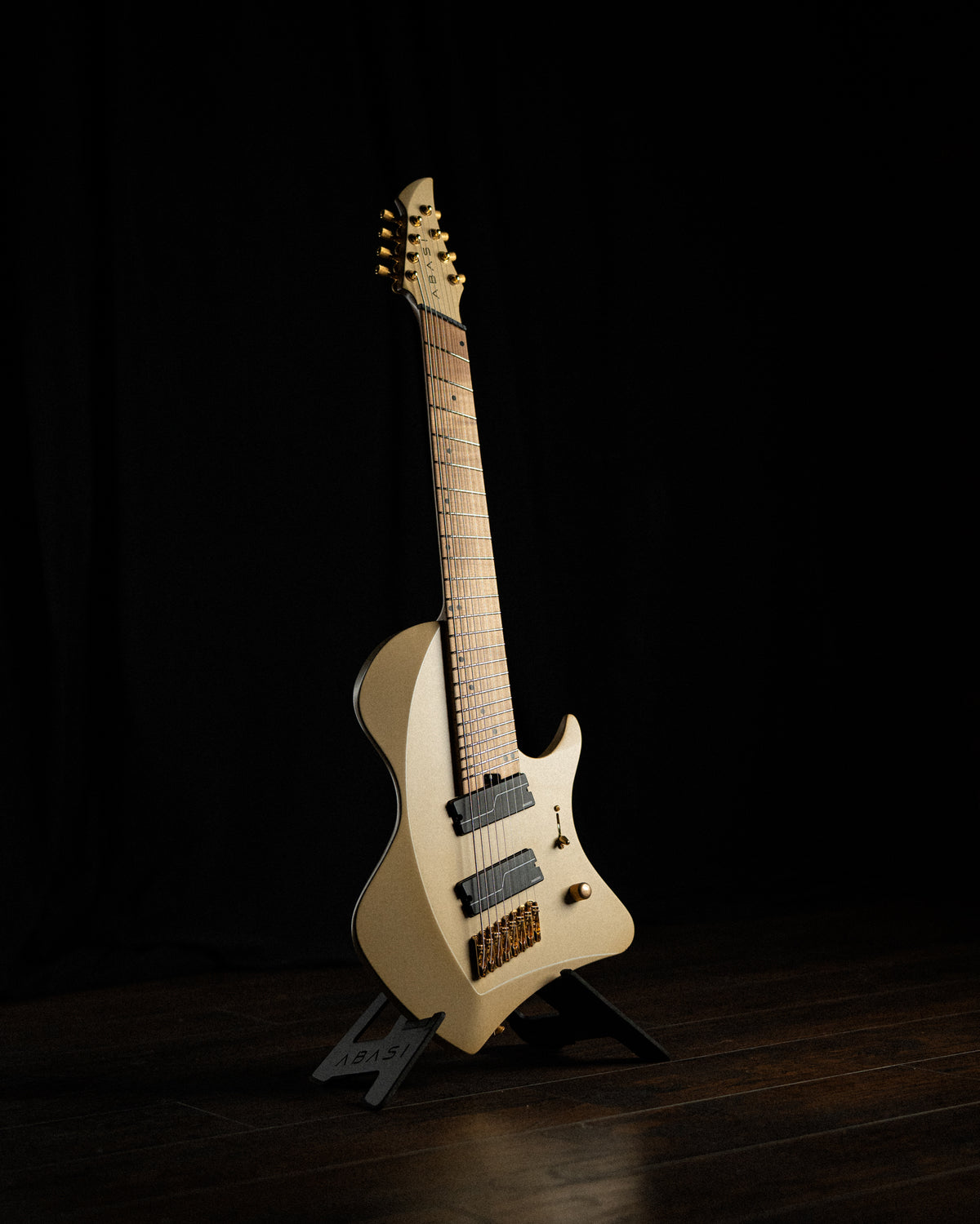 LARADA 8 // Master Series // Latte Relic