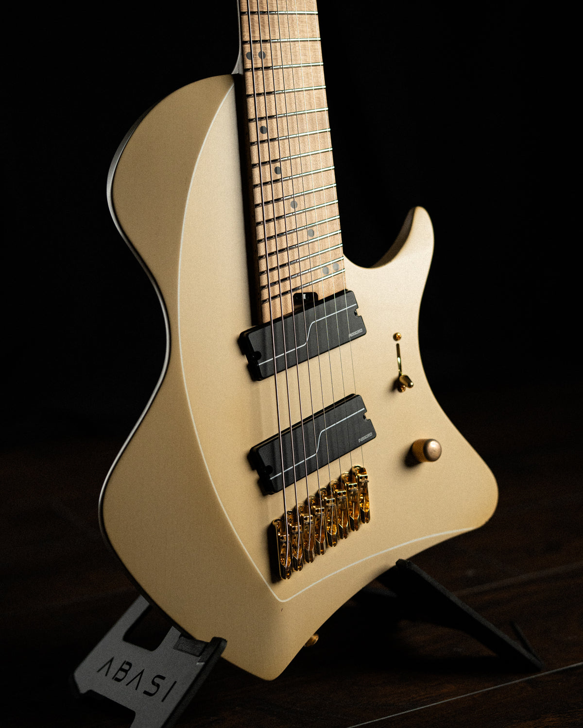 LARADA 8 // Master Series // Latte Relic