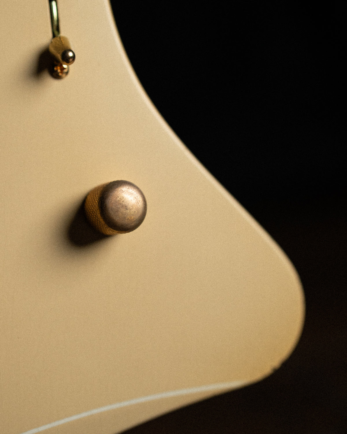 LARADA 8 // Master Series // Latte Relic