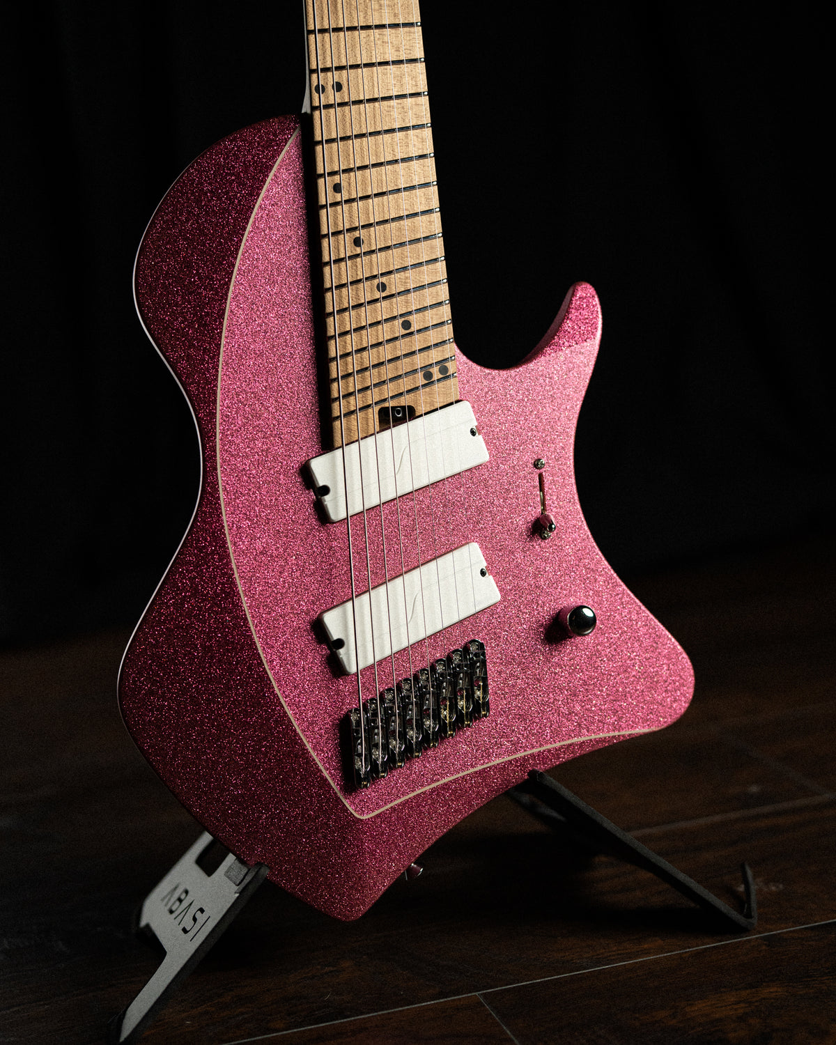 LARADA 8 // Master Series // Rubystone Flake