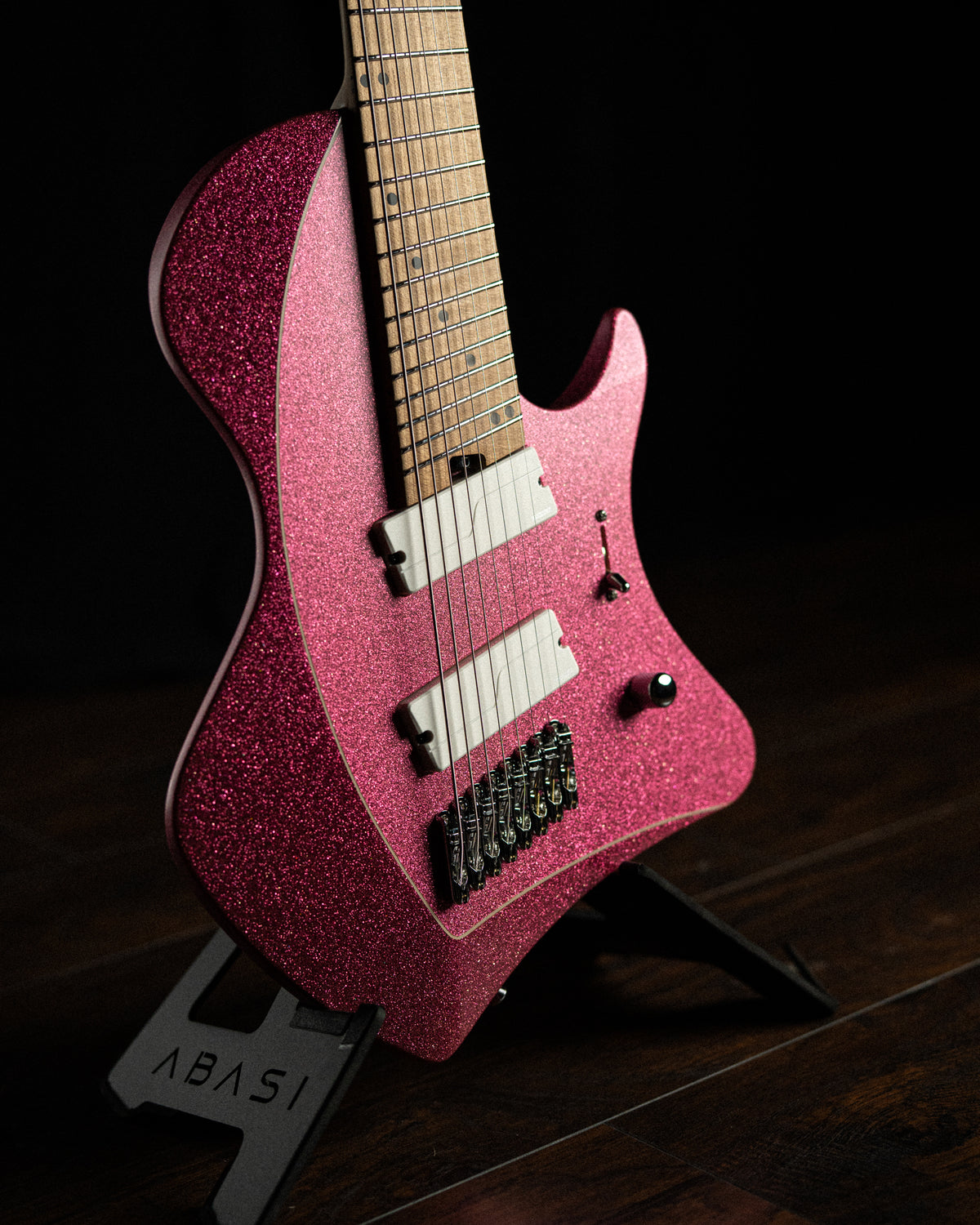 LARADA 8 // Master Series // Rubystone Flake