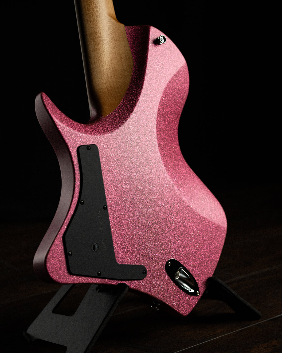 LARADA 8 // Master Series // Rubystone Flake