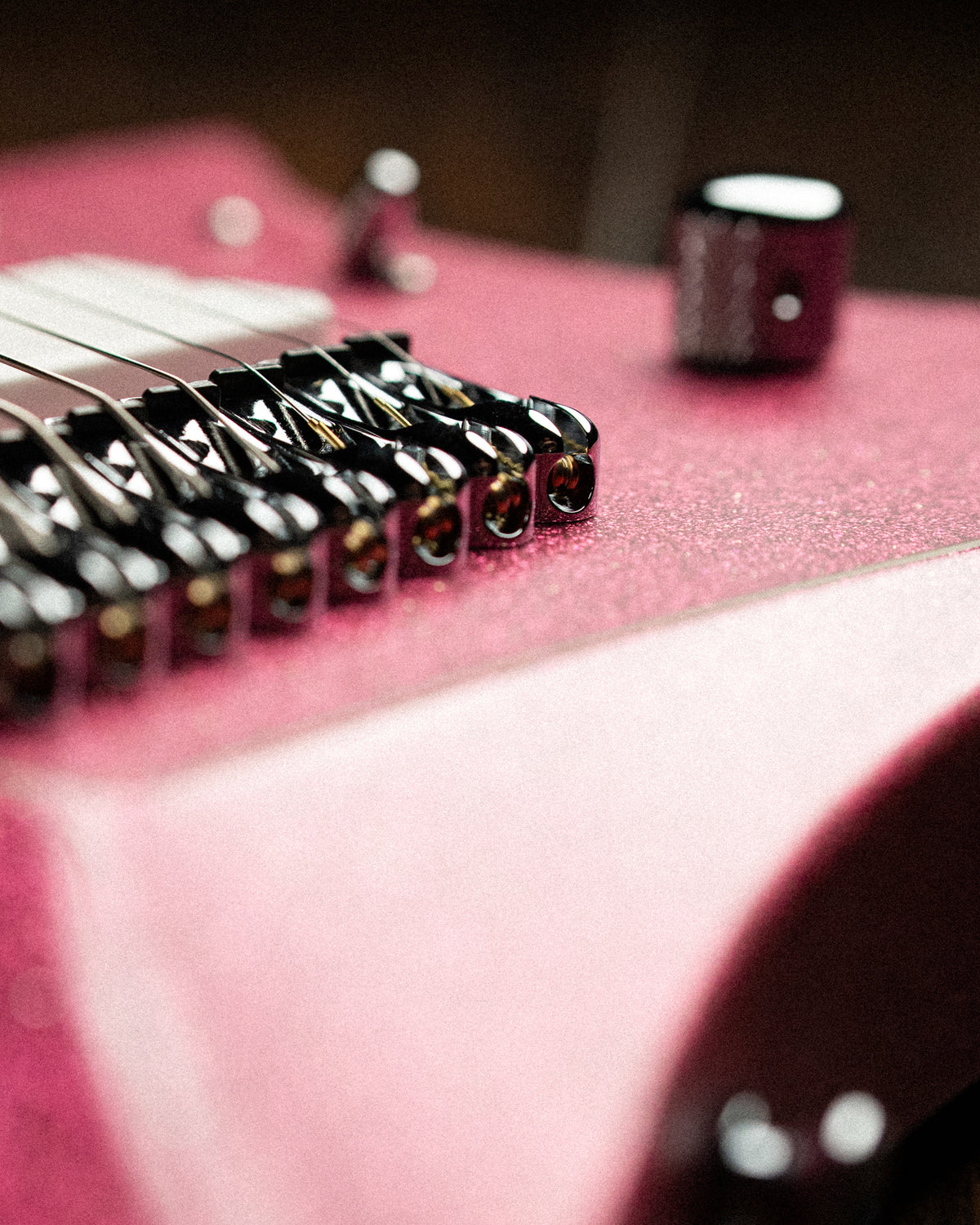 LARADA 8 // Master Series // Rubystone Flake