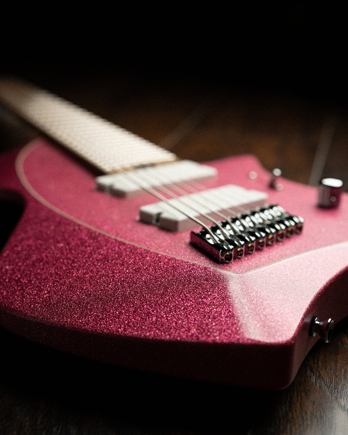 LARADA 8 // Master Series // Rubystone Flake