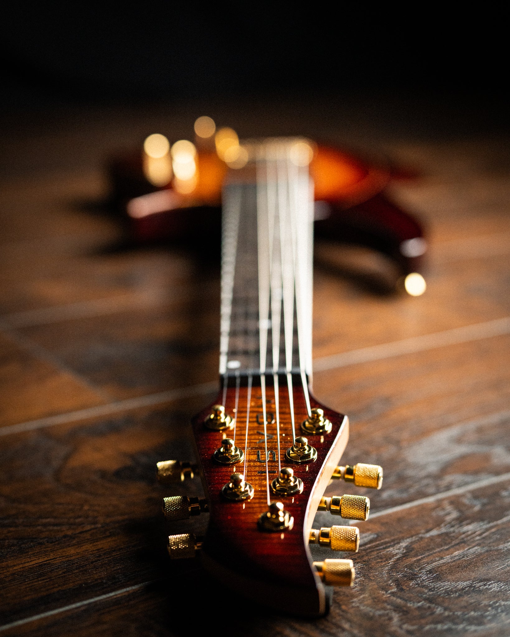 ĒMI 7 // CUSTOM // Autumnburst Goldleaf [Ebony FB]