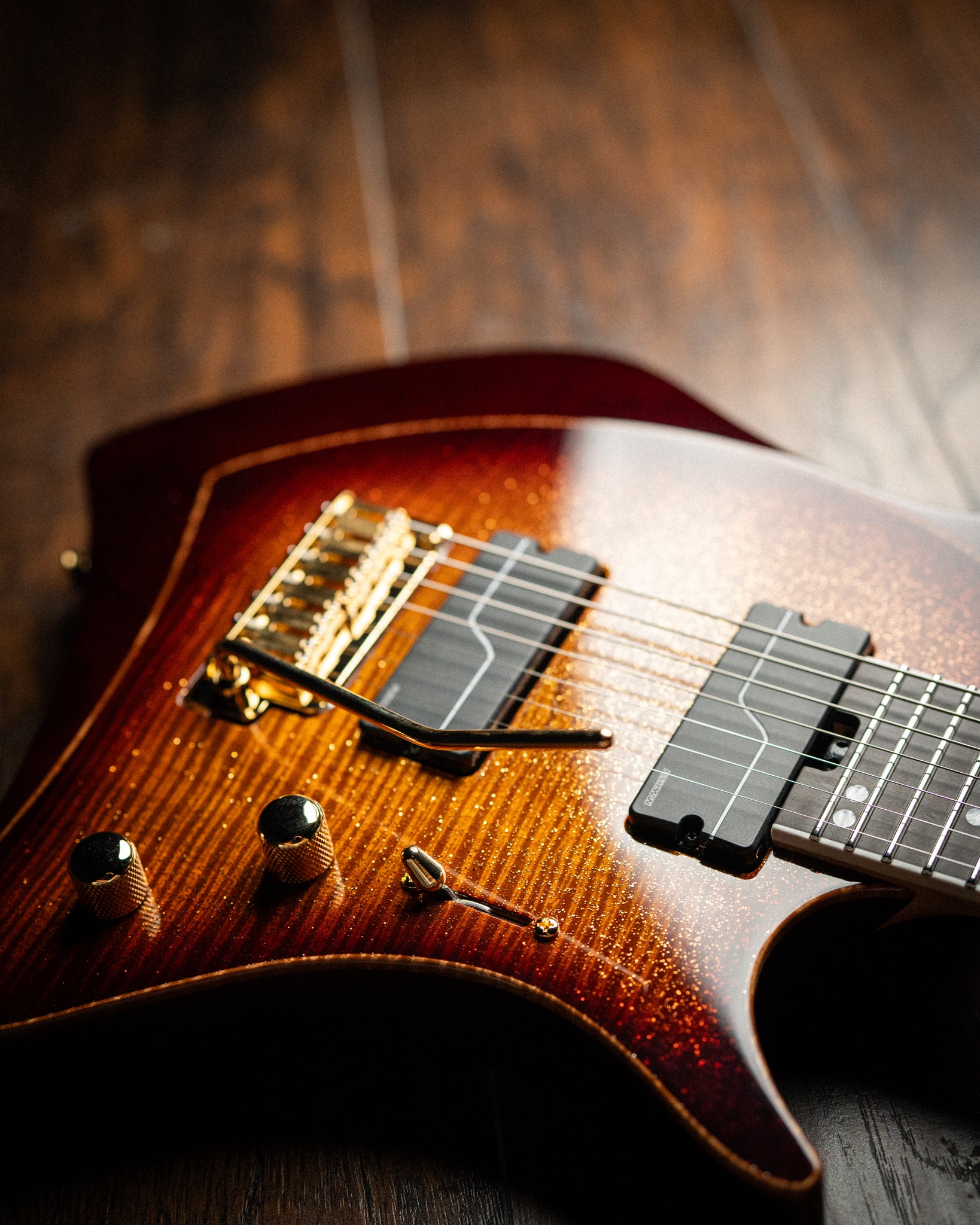 ĒMI 7 // CUSTOM // Autumnburst Goldleaf [Ebony FB]