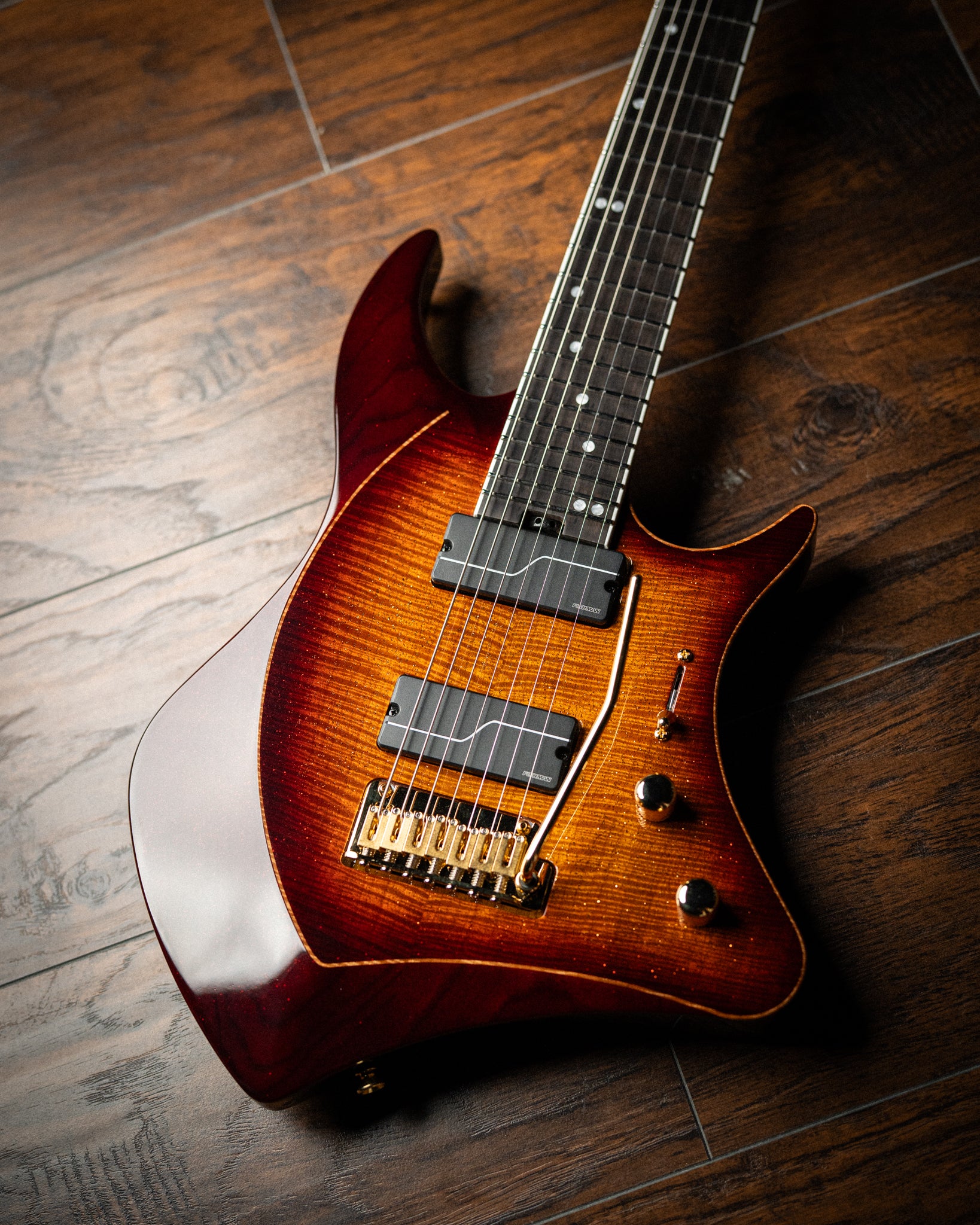 ĒMI 7 // CUSTOM // Autumnburst Goldleaf [Ebony FB]