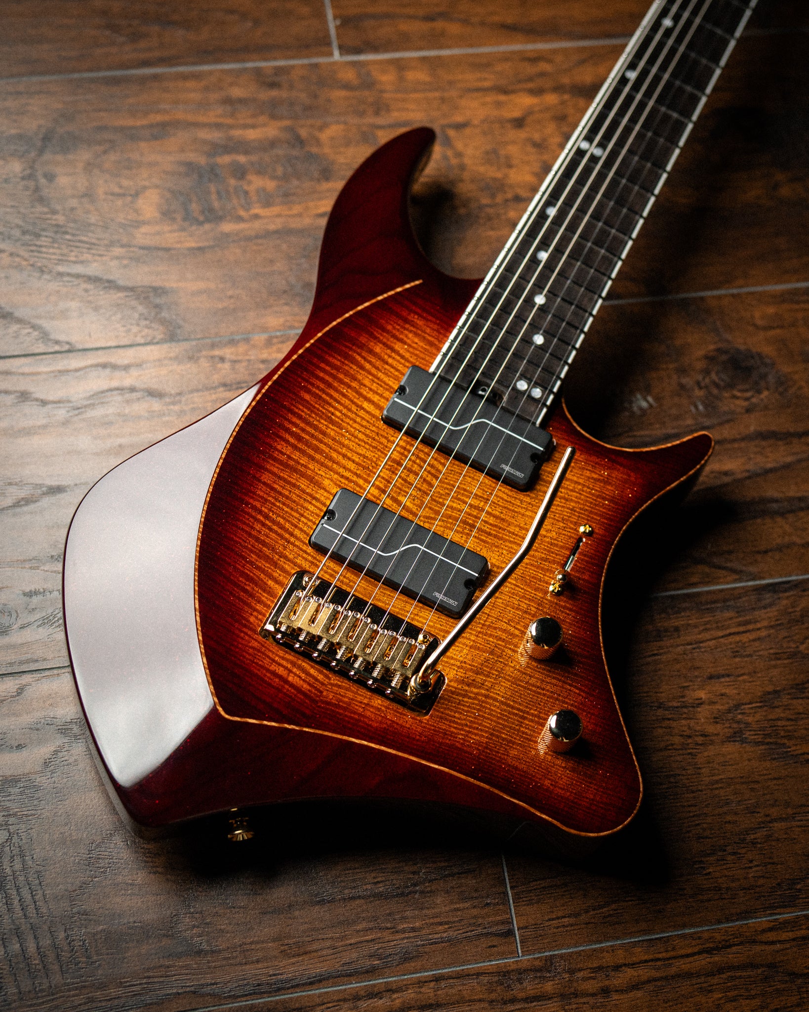 ĒMI 7 // CUSTOM // Autumnburst Goldleaf [Ebony FB]