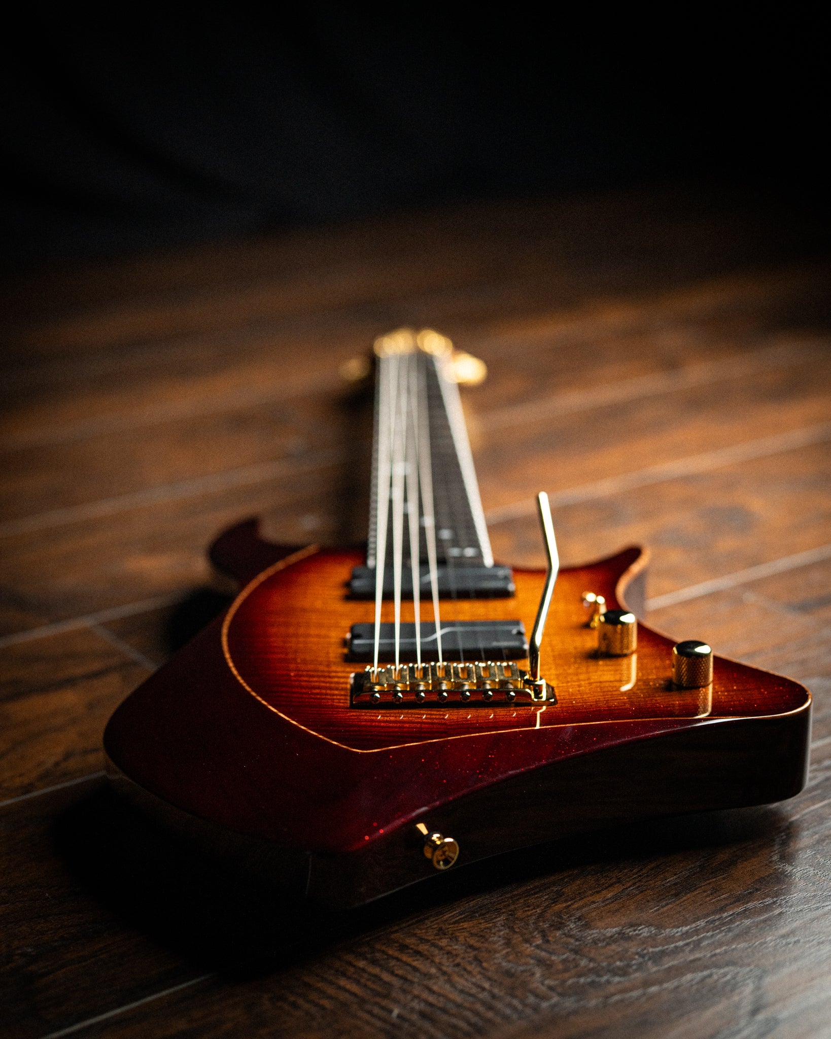 ĒMI 7 // CUSTOM // Autumnburst Goldleaf [Ebony FB]