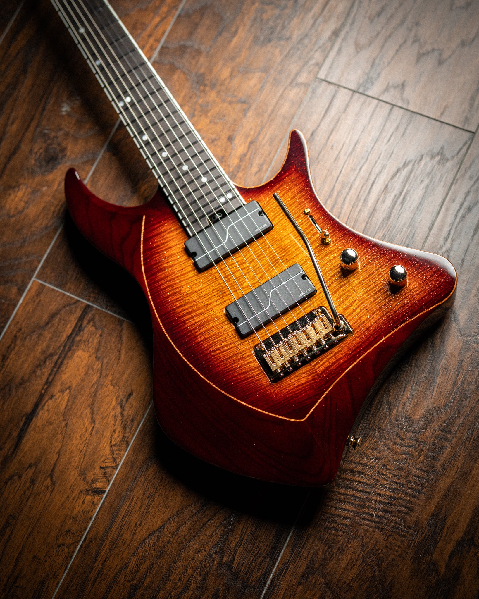 ĒMI 7 // CUSTOM // Autumnburst Goldleaf [Ebony FB]