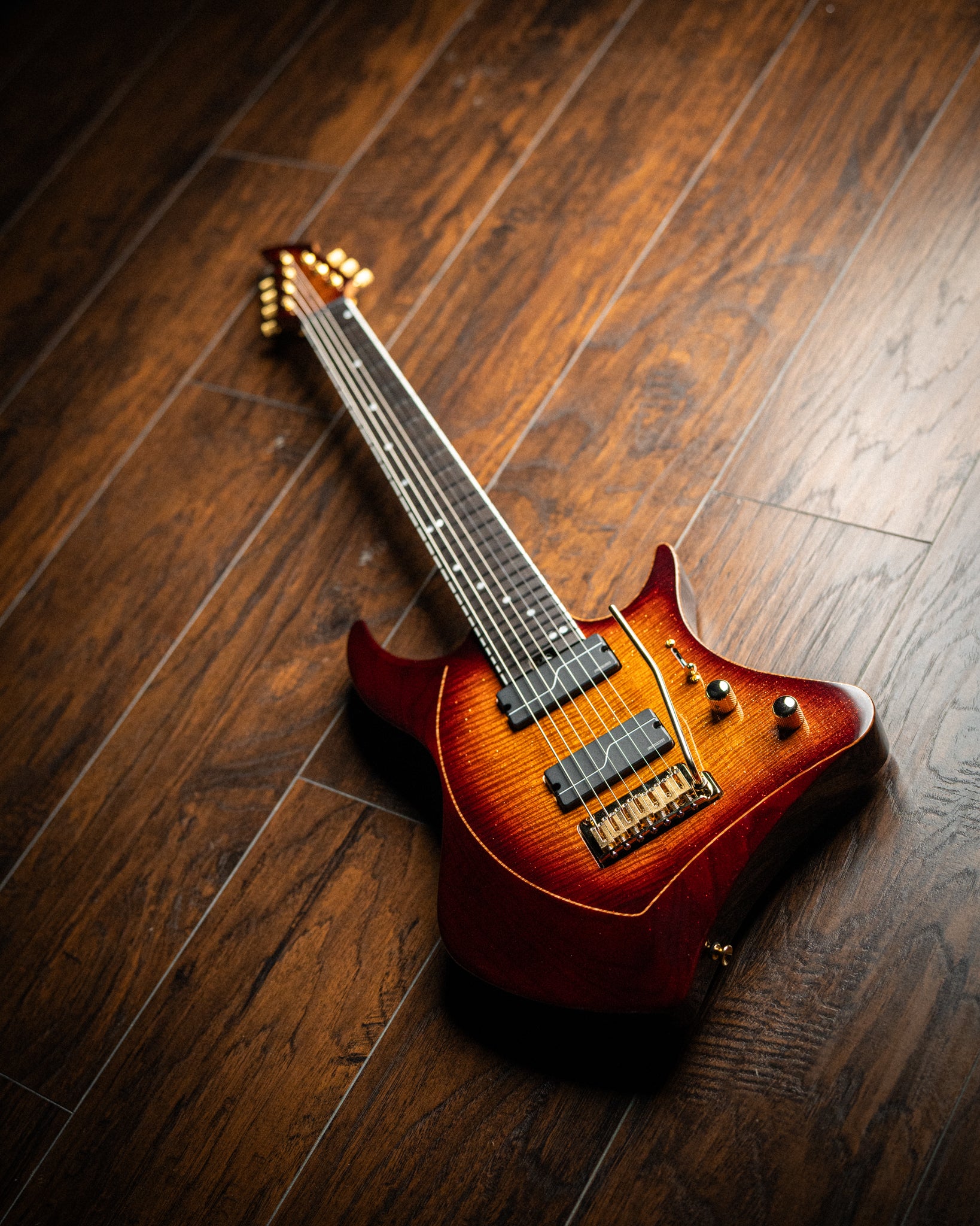 ĒMI 7 // CUSTOM // Autumnburst Goldleaf [Ebony FB]