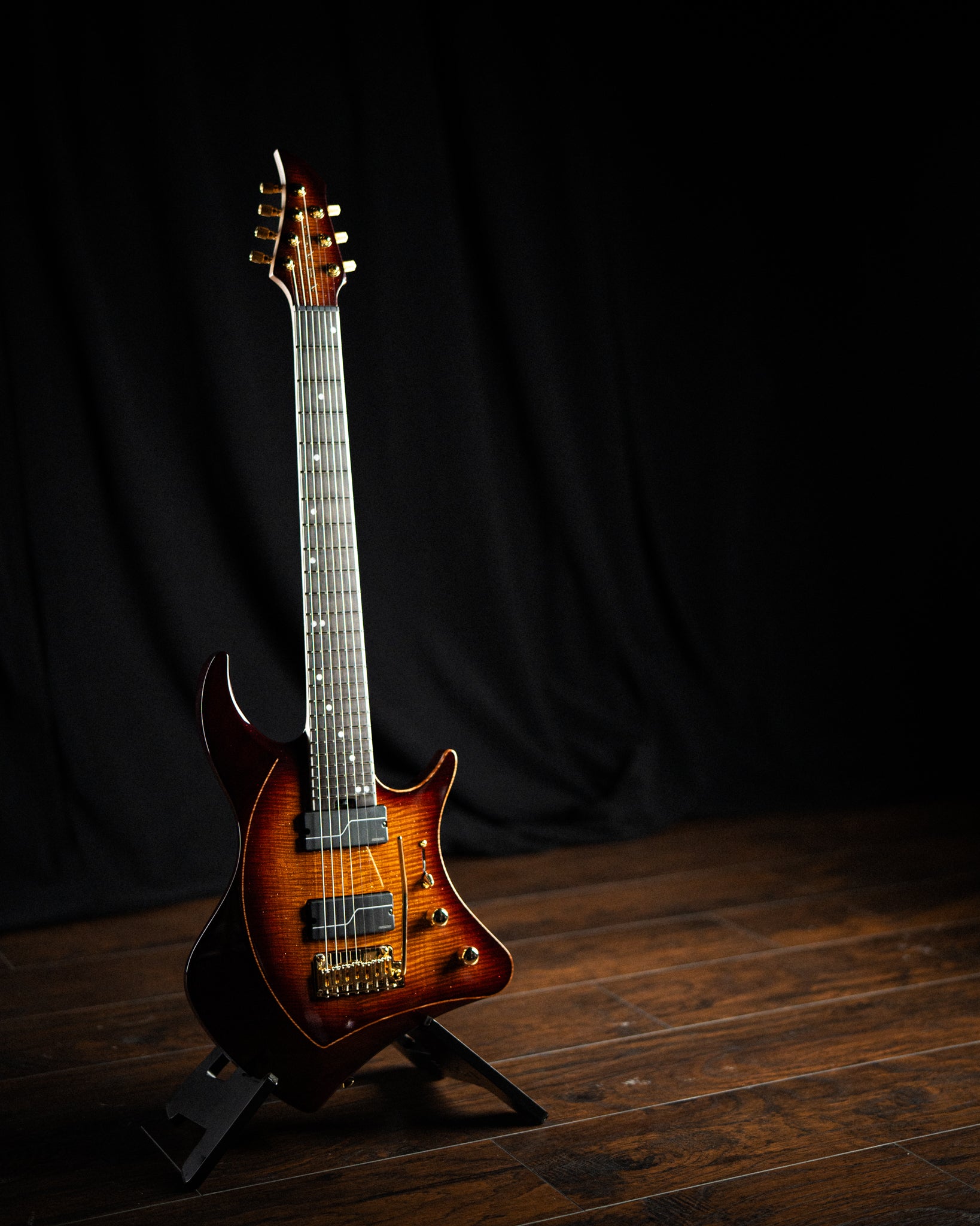 ĒMI 7 // CUSTOM // Autumnburst Goldleaf [Ebony FB]