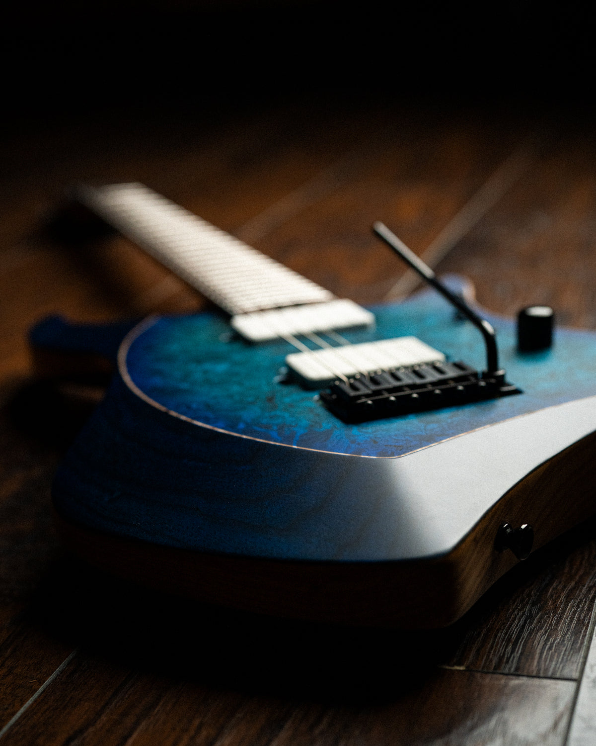 ĒMI 6 // CUSTOM // Oceanburst Burl