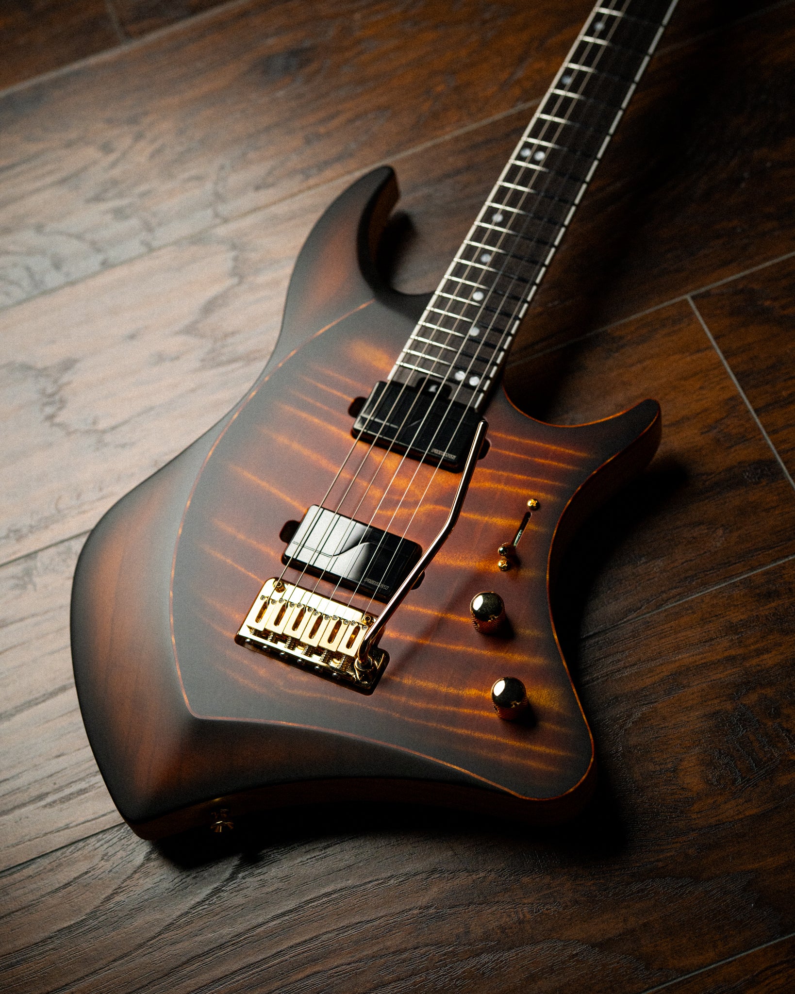 ĒMI 6 // CUSTOM // Redwood