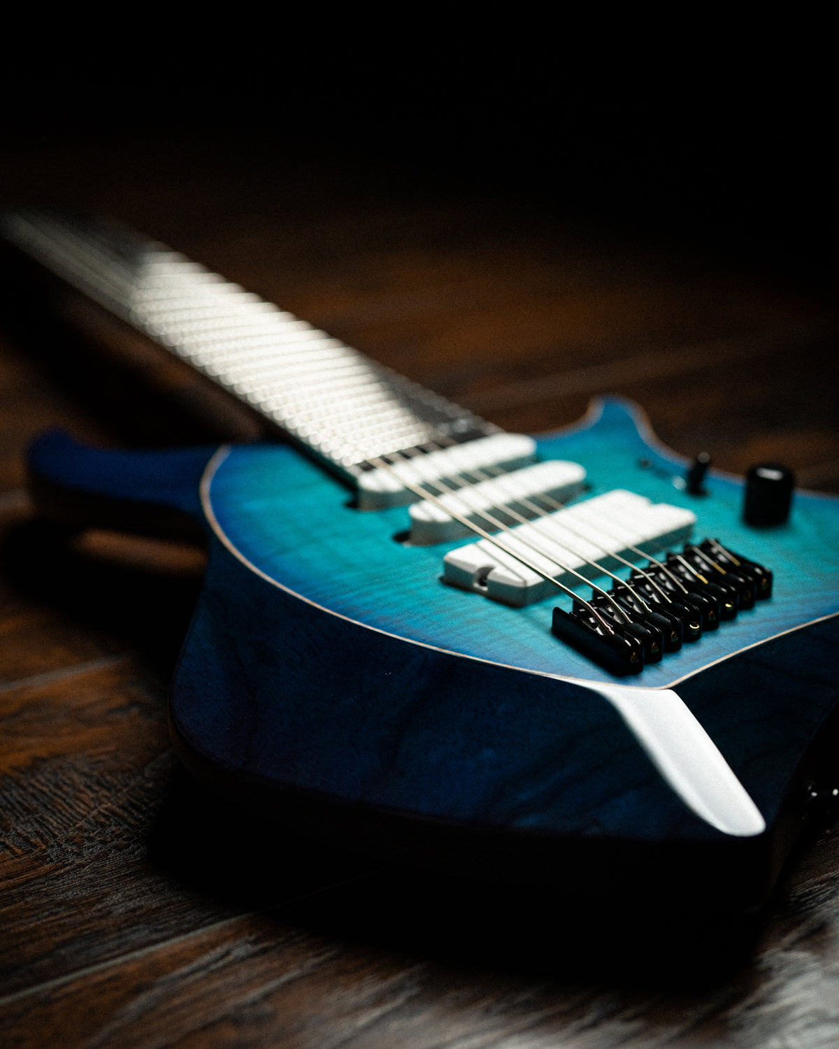 ĒMI 8 // CUSTOM // Oceanburst [Ebony FB]