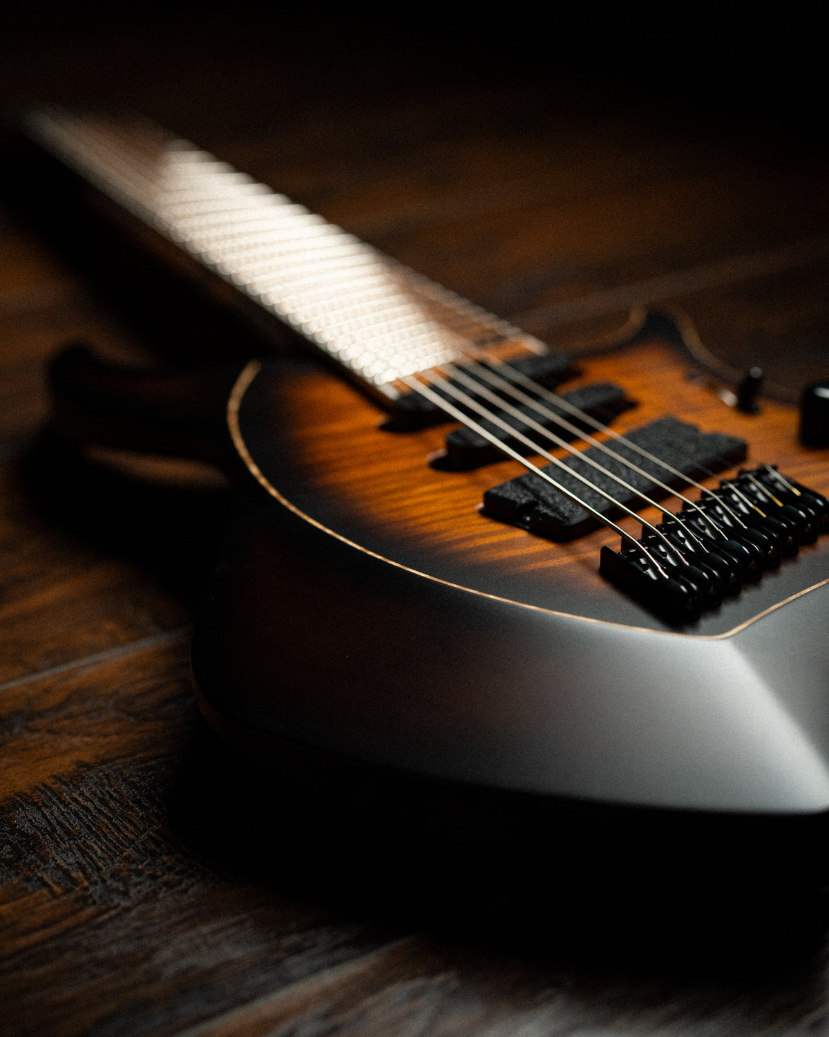 ĒMI 8 // CUSTOM // Violinburst
