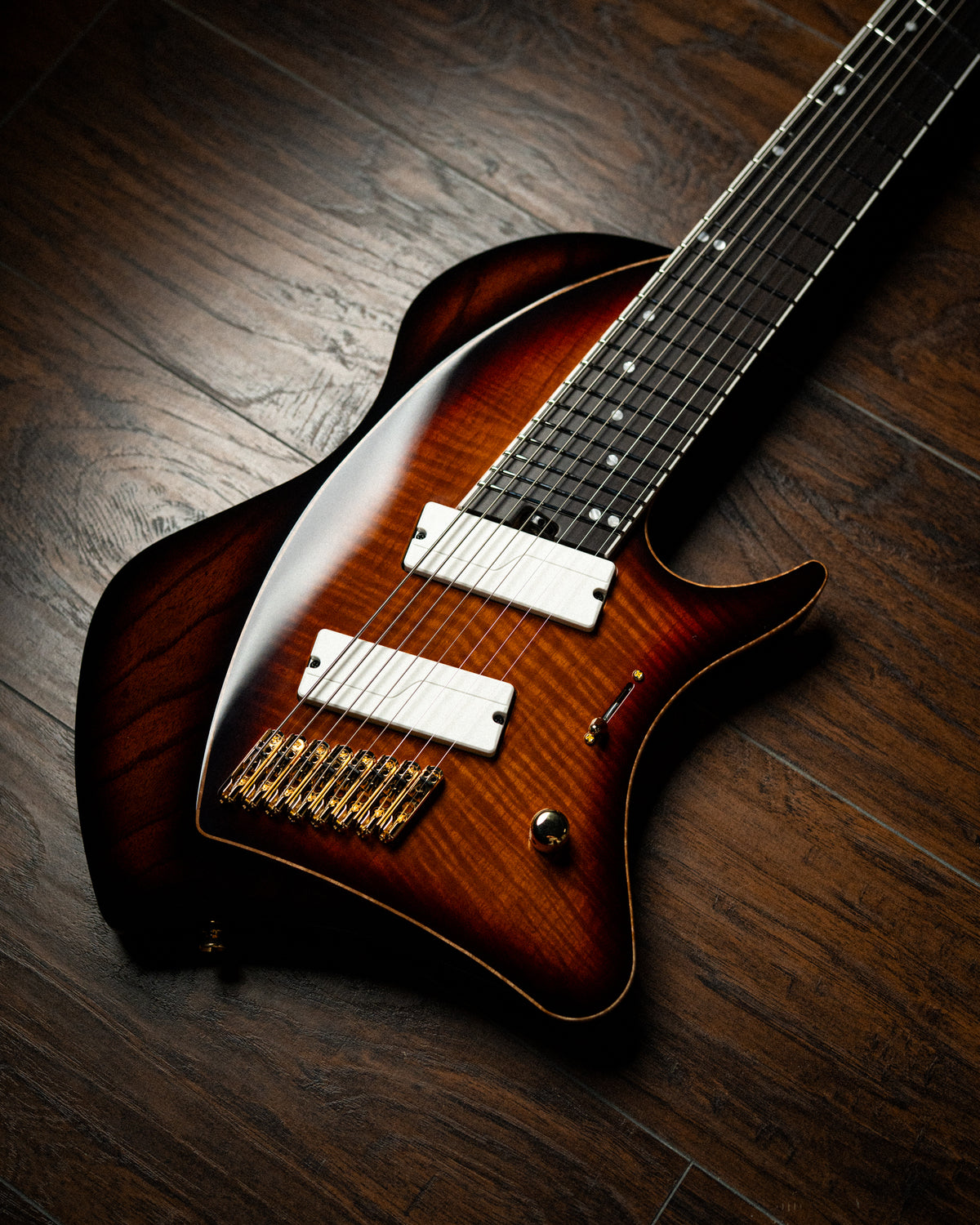 LARADA 8 // Custom // Amberburst [Ebony FB]