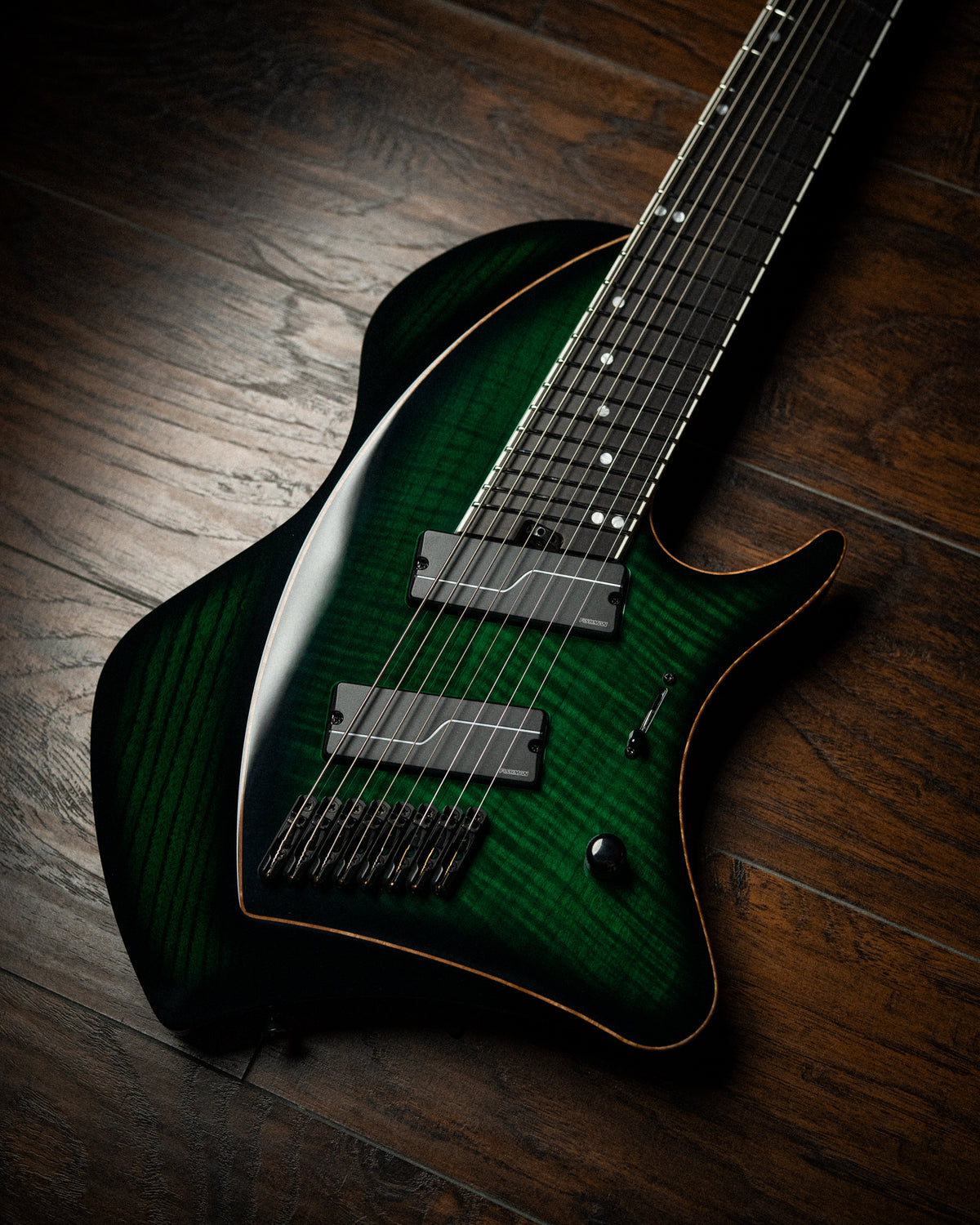 LARADA 8 // Custom // Emeraldburst [Ebony FB]
