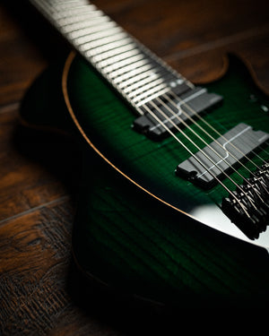 LARADA 8 // Custom // Emeraldburst [Ebony FB]