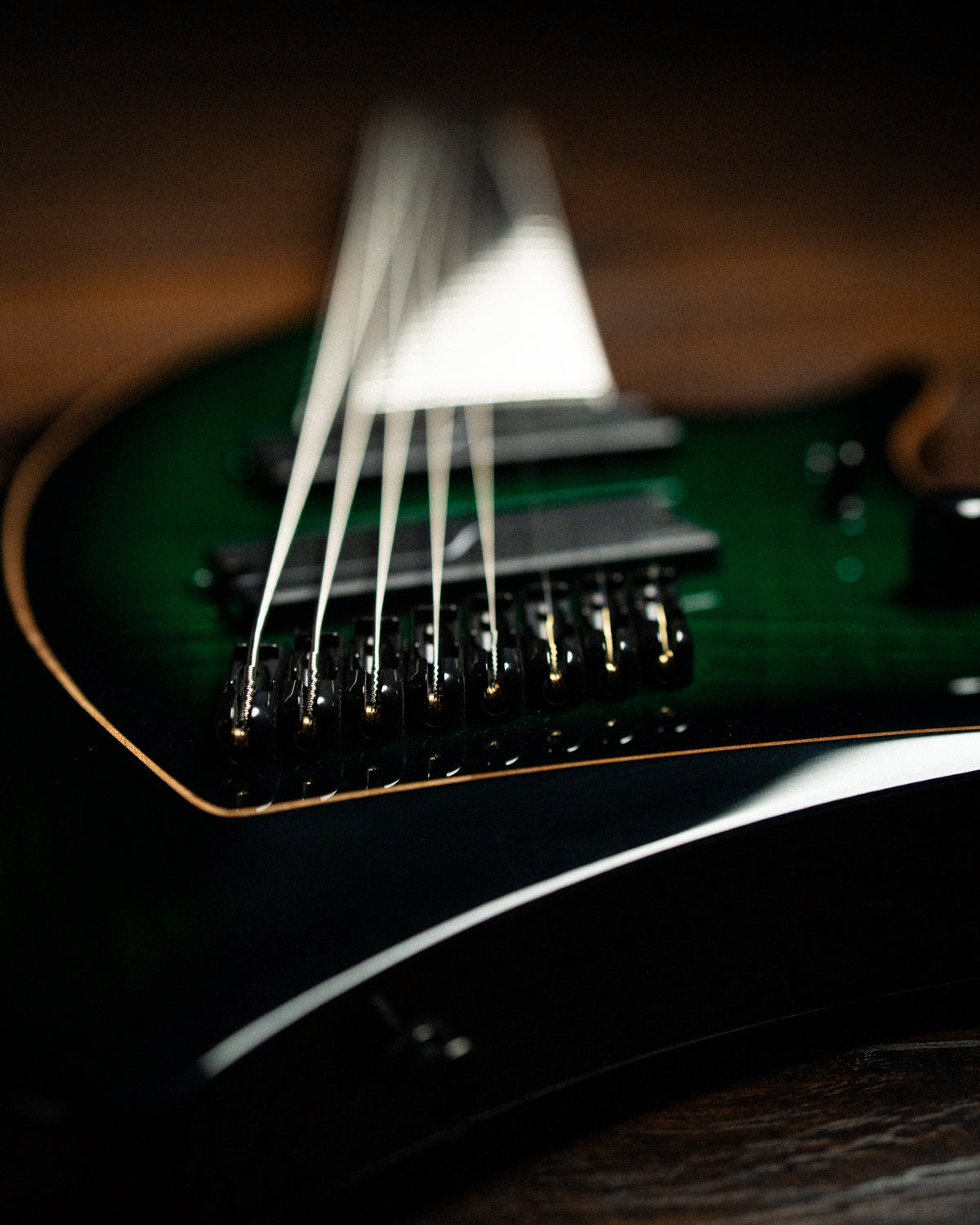 LARADA 8 // Custom // Emeraldburst [Ebony FB]
