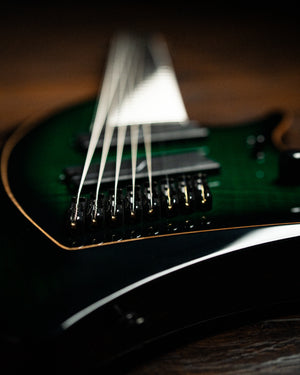 LARADA 8 // Custom // Emeraldburst [Ebony FB]