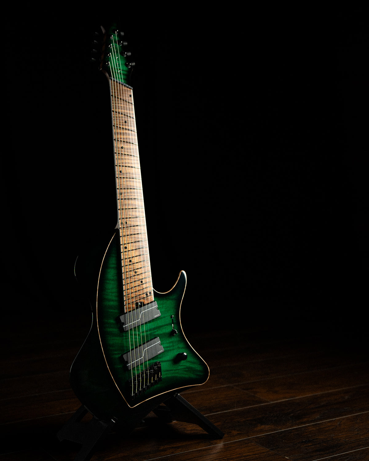 LARADA 8 // Custom // Emeraldburst