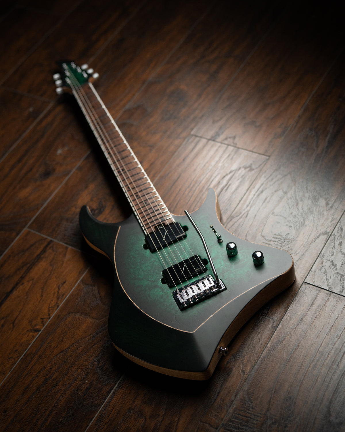 ĒMI 6 // CUSTOM // Emeraldburst Burl
