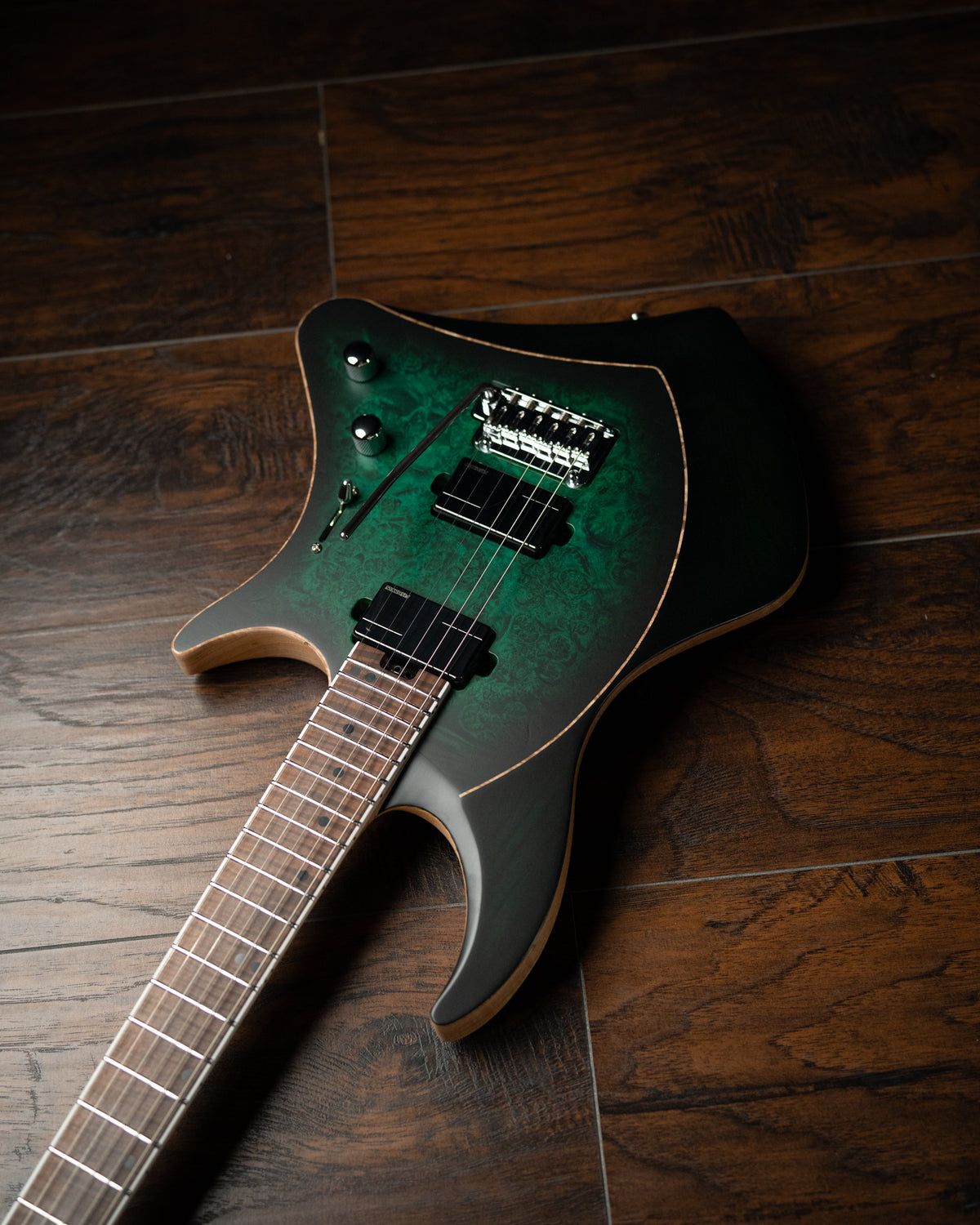 ĒMI 6 // CUSTOM // Emeraldburst Burl