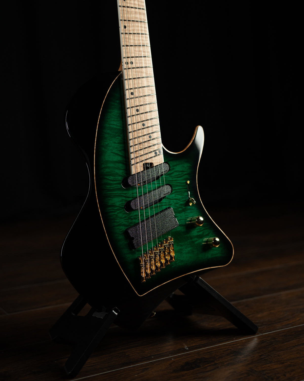 LARADA 7 // Custom // Emeraldburst
