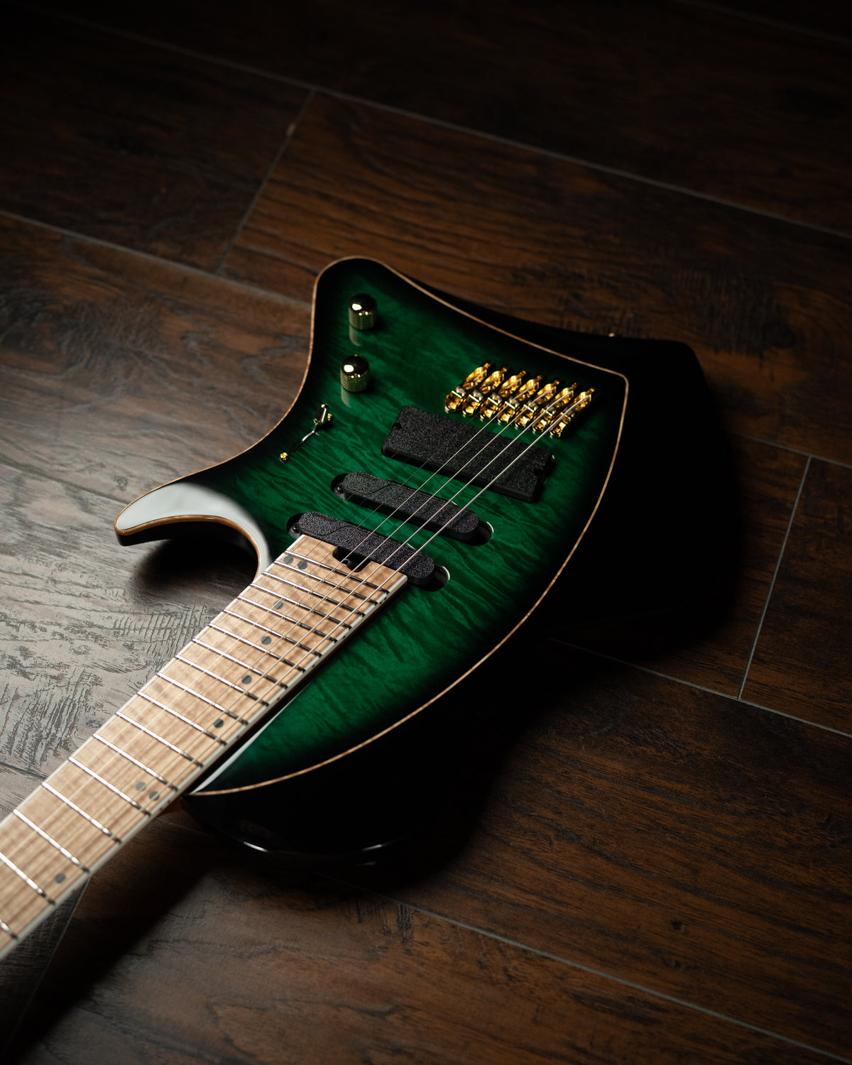LARADA 7 // Custom // Emeraldburst