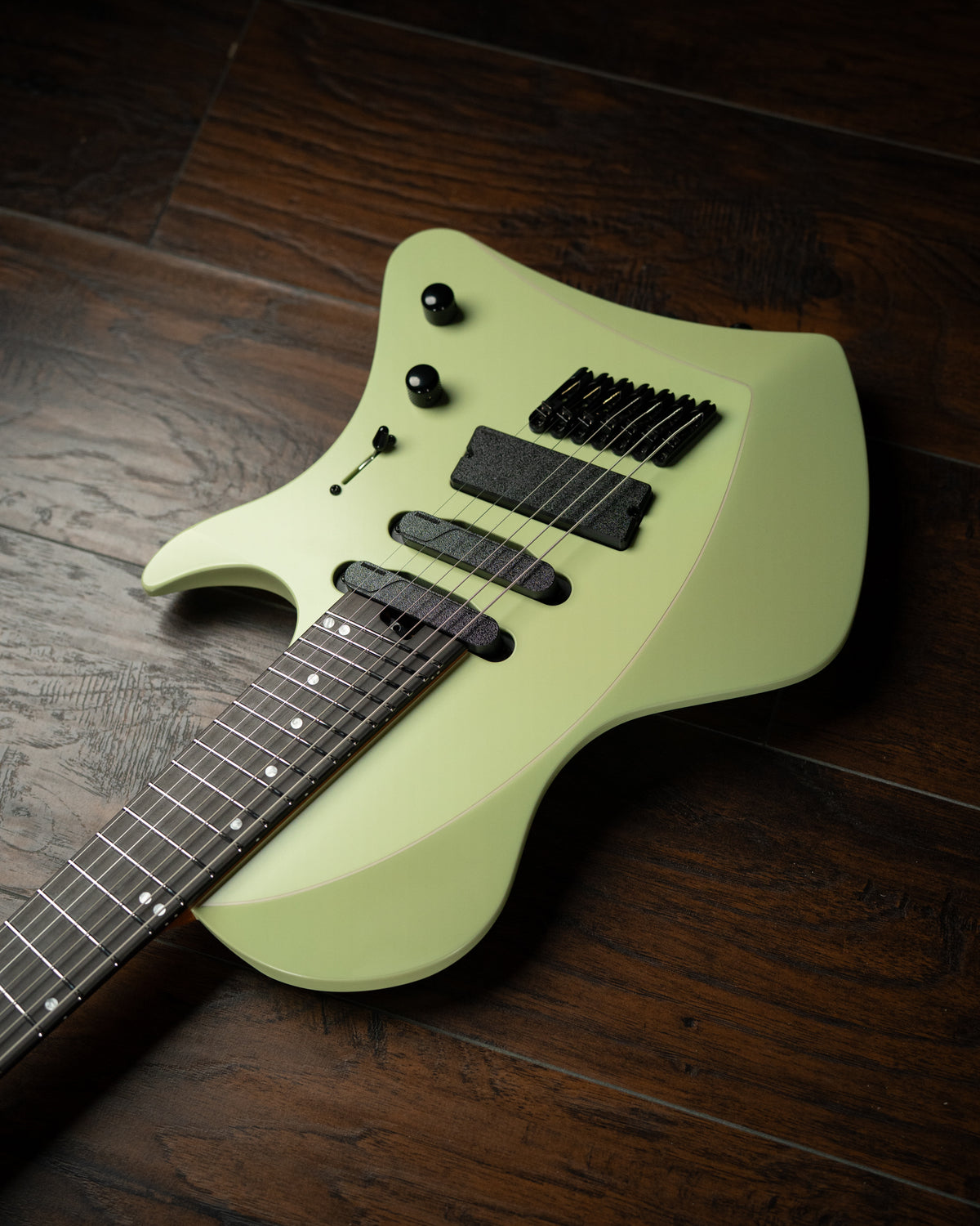LARADA 7 // Master Series // Mint