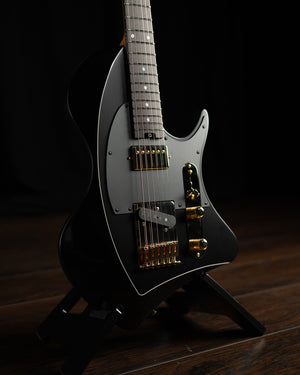 SPACE T // Modern // Black Beauty